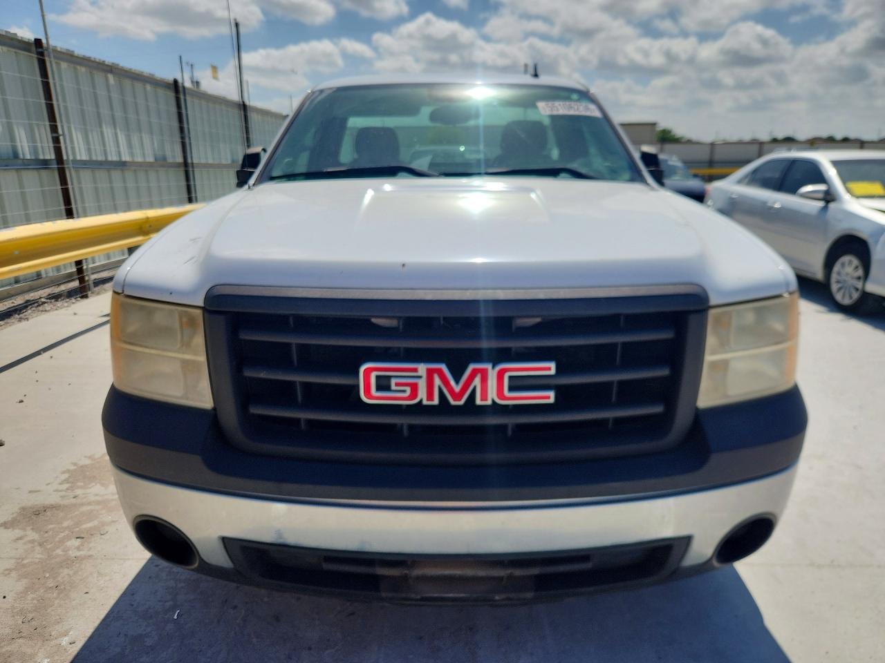 2008 Gmc Sierra C1500 White vin: 1GTEC14X38Z294723