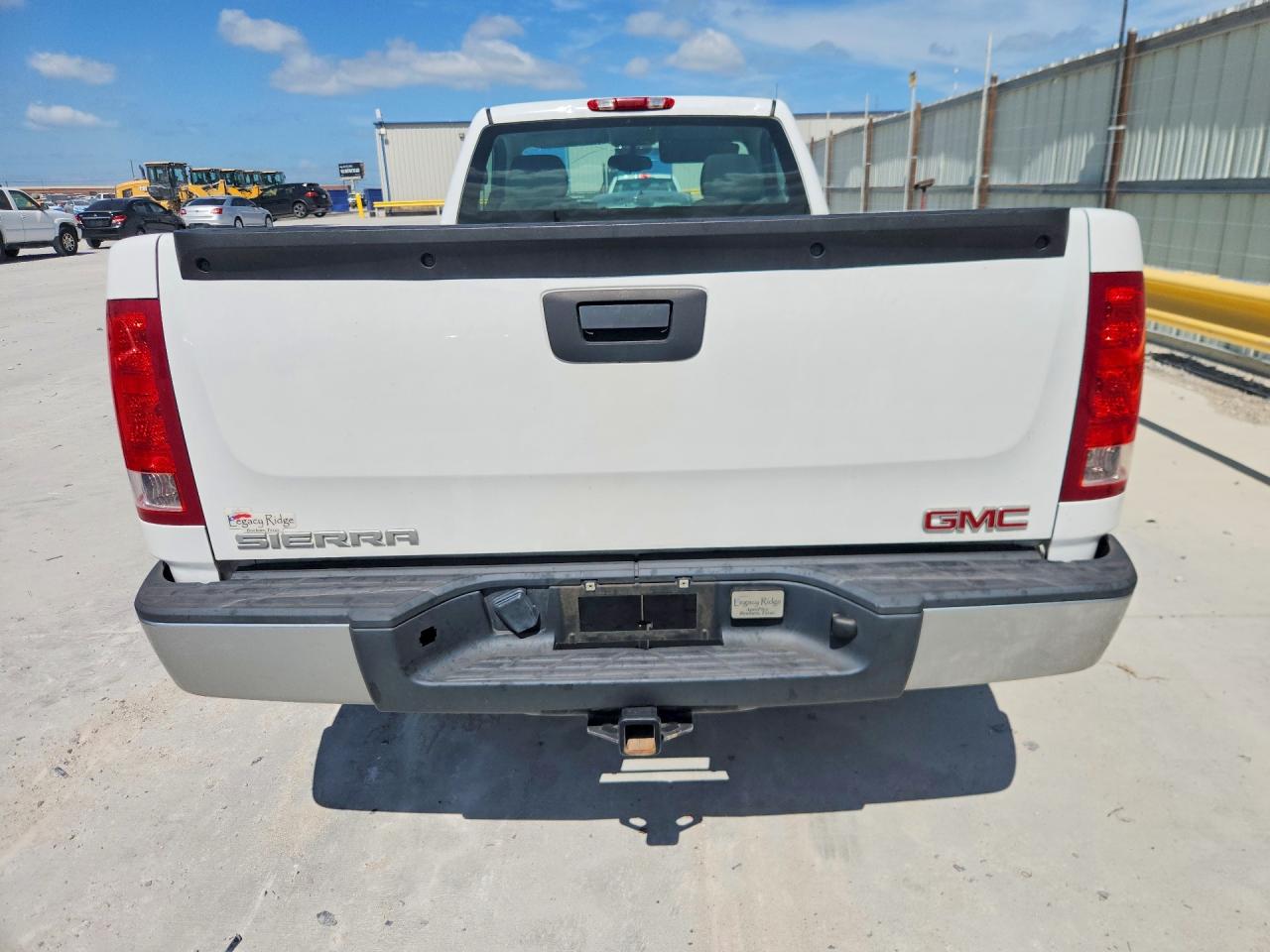 2008 Gmc Sierra C1500 White vin: 1GTEC14X38Z294723