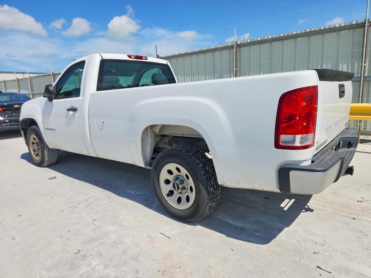 2008 Gmc Sierra C1500 White vin: 1GTEC14X38Z294723