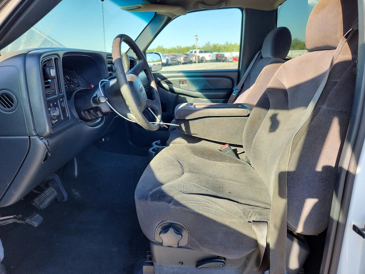 2002 Gmc New Sierra C1500 White vin: 1GTEC14X42Z173433