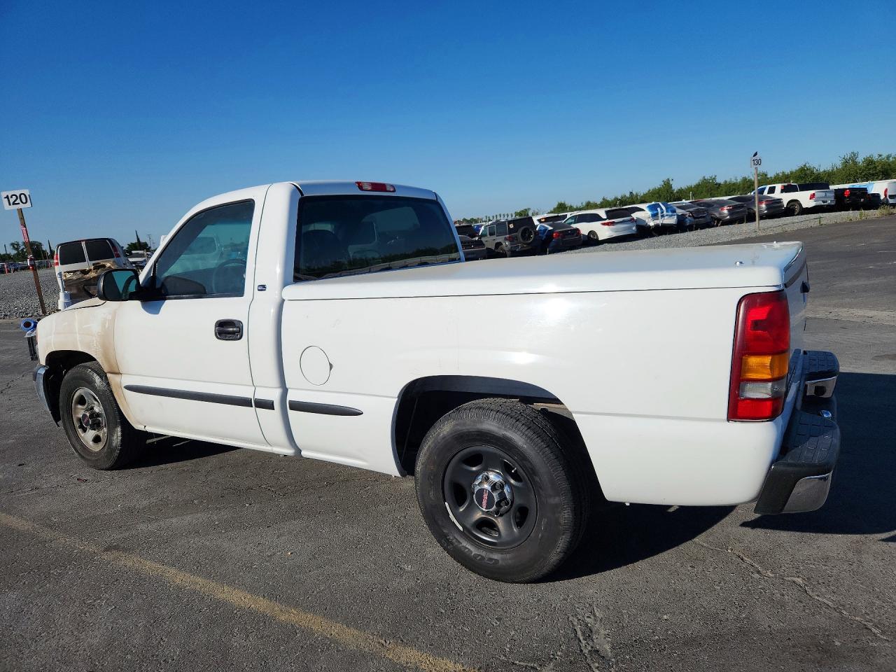 2002 Gmc New Sierra C1500 White vin: 1GTEC14X42Z173433