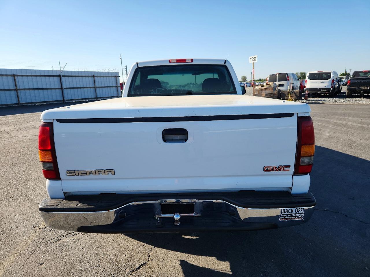 2002 Gmc New Sierra C1500 White vin: 1GTEC14X42Z173433