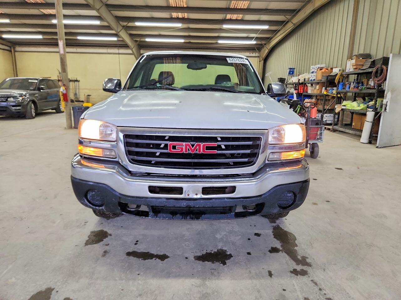 2003 Gmc New Sierra C1500 White vin: 1GTEC14X43Z225094
