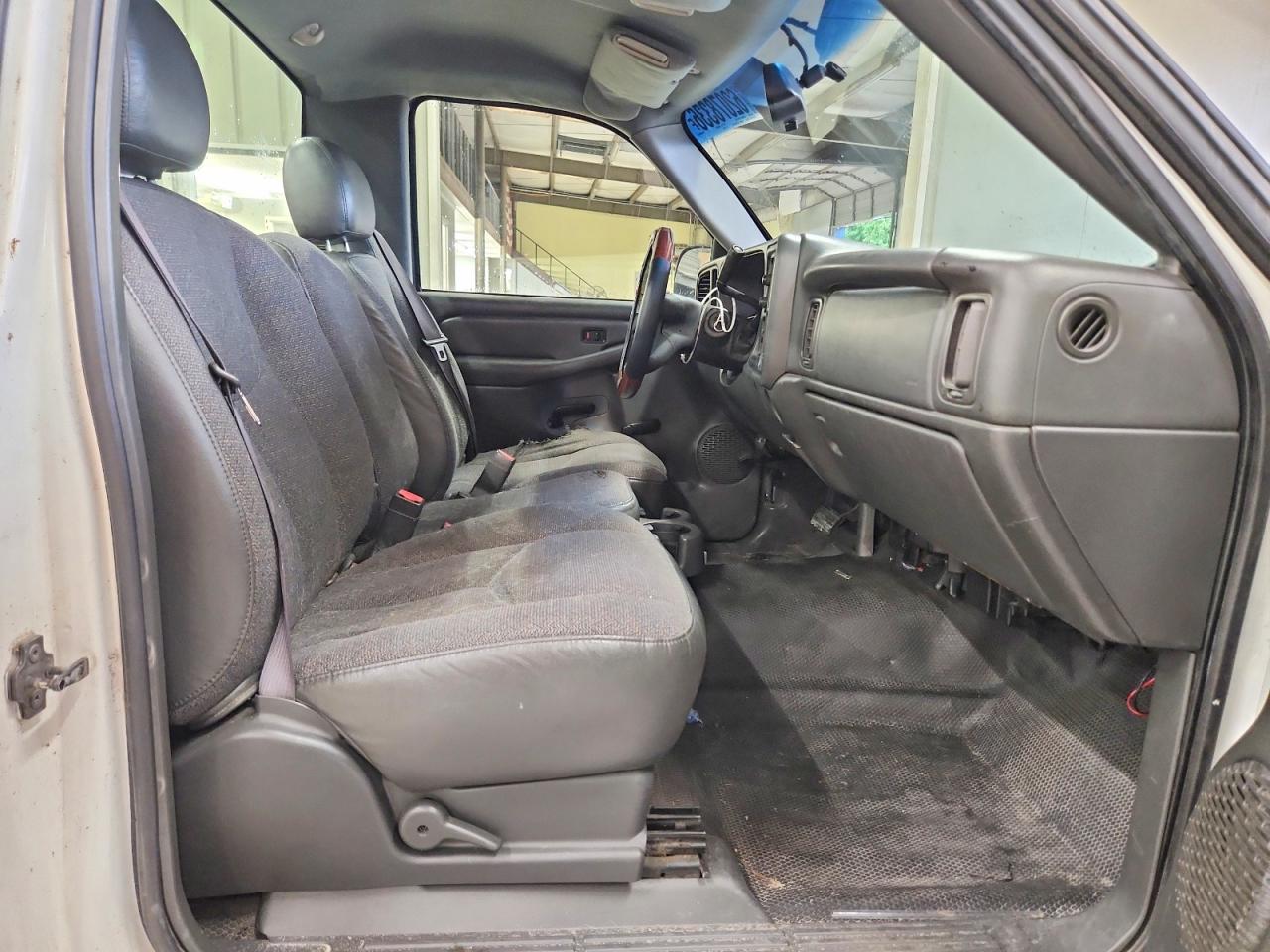 2003 Gmc New Sierra C1500 White vin: 1GTEC14X43Z225094