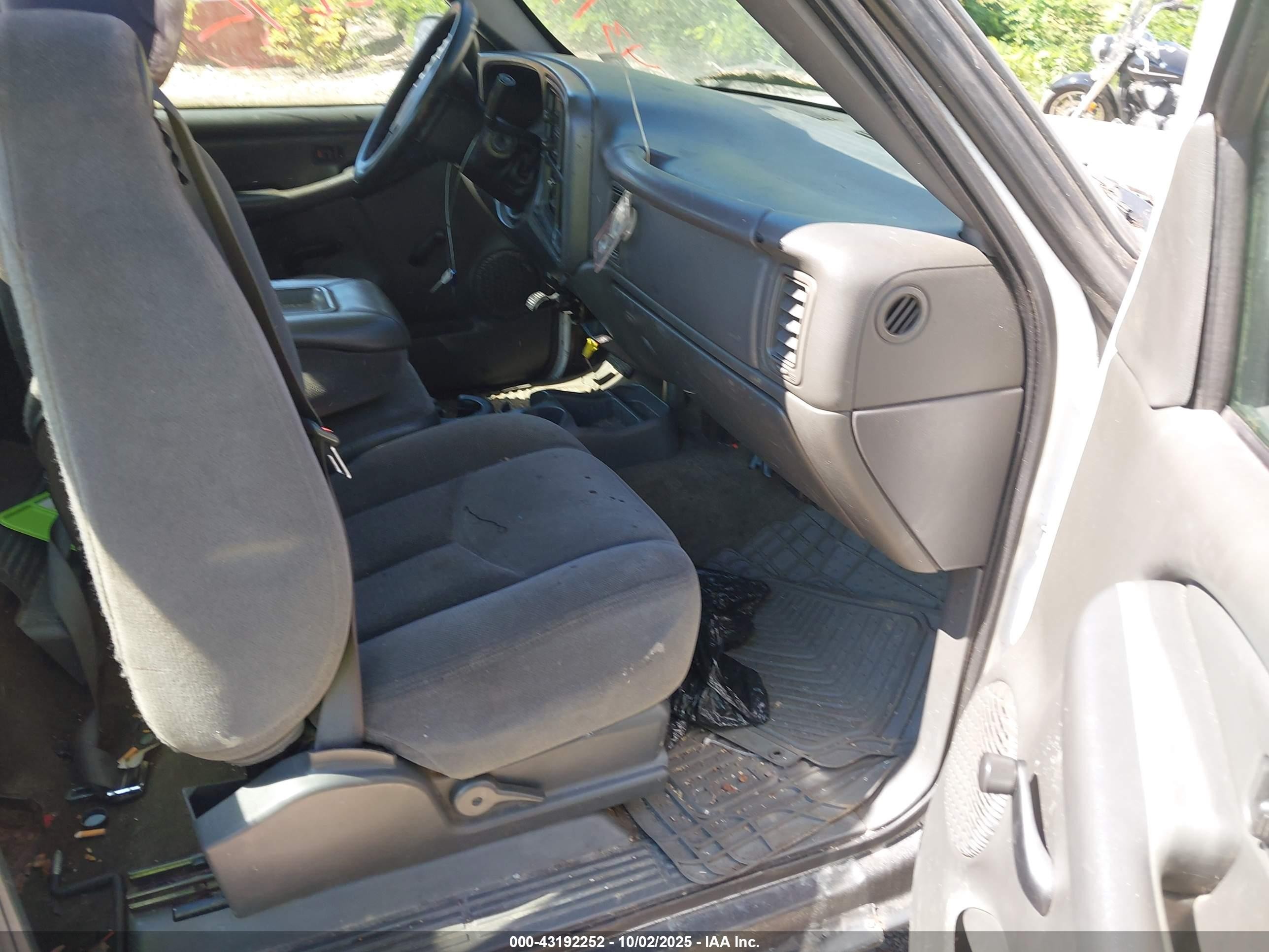 2005 Gmc Sierra 1500 Work Truck White vin: 1GTEC14X45Z119117