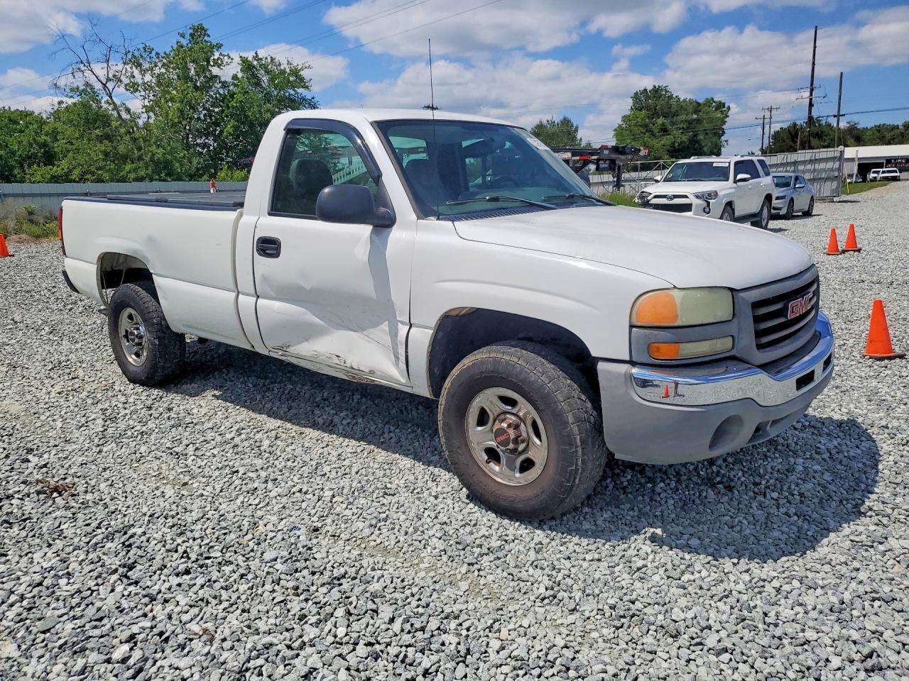 2004 Gmc New Sierra C1500 White vin: 1GTEC14X64Z323030