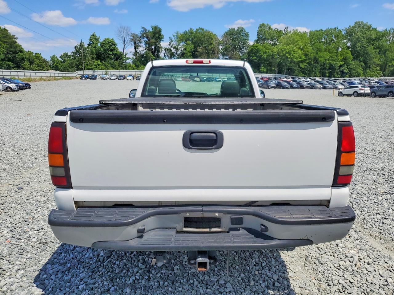 2004 Gmc New Sierra C1500 White vin: 1GTEC14X64Z323030