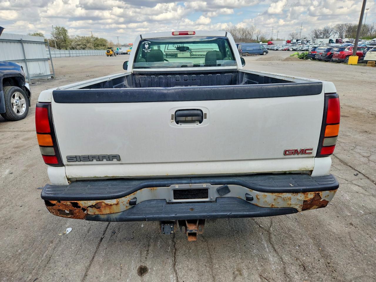 2005 Gmc New Sierra C1500 White vin: 1GTEC14X65Z319870