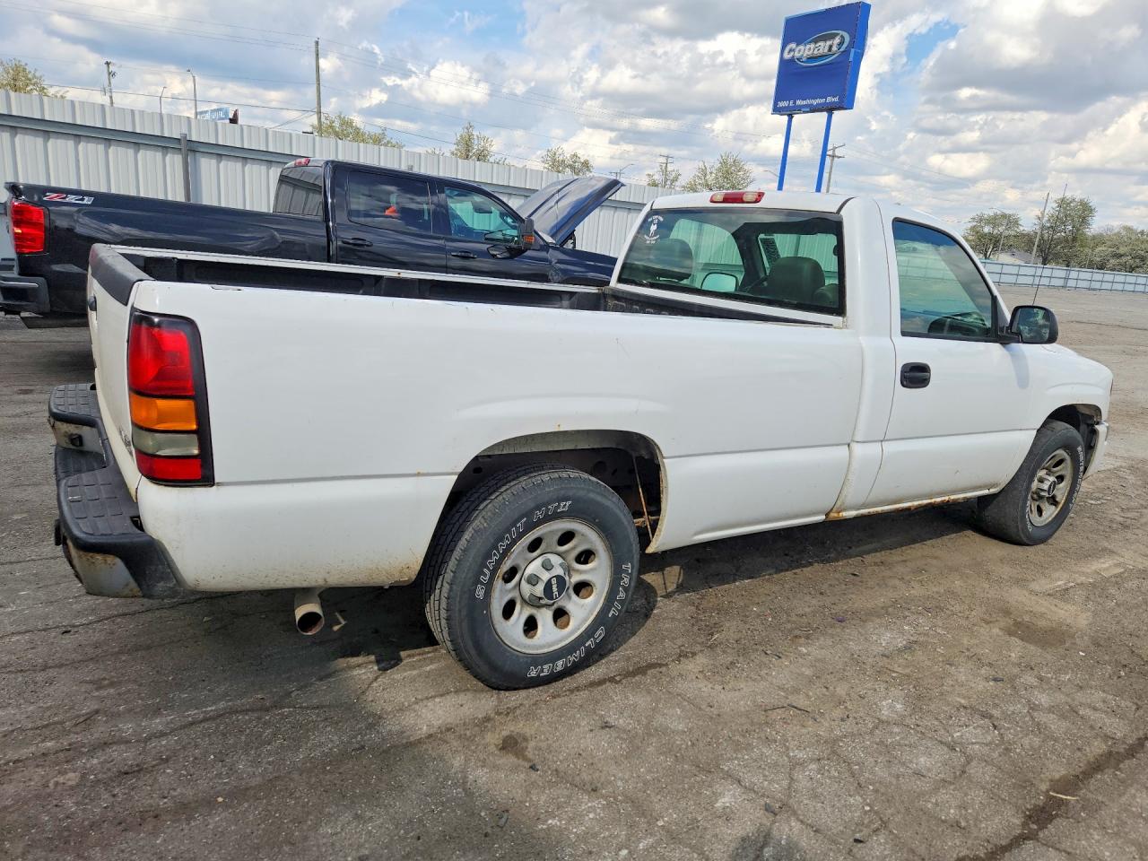 2005 Gmc New Sierra C1500 White vin: 1GTEC14X65Z319870