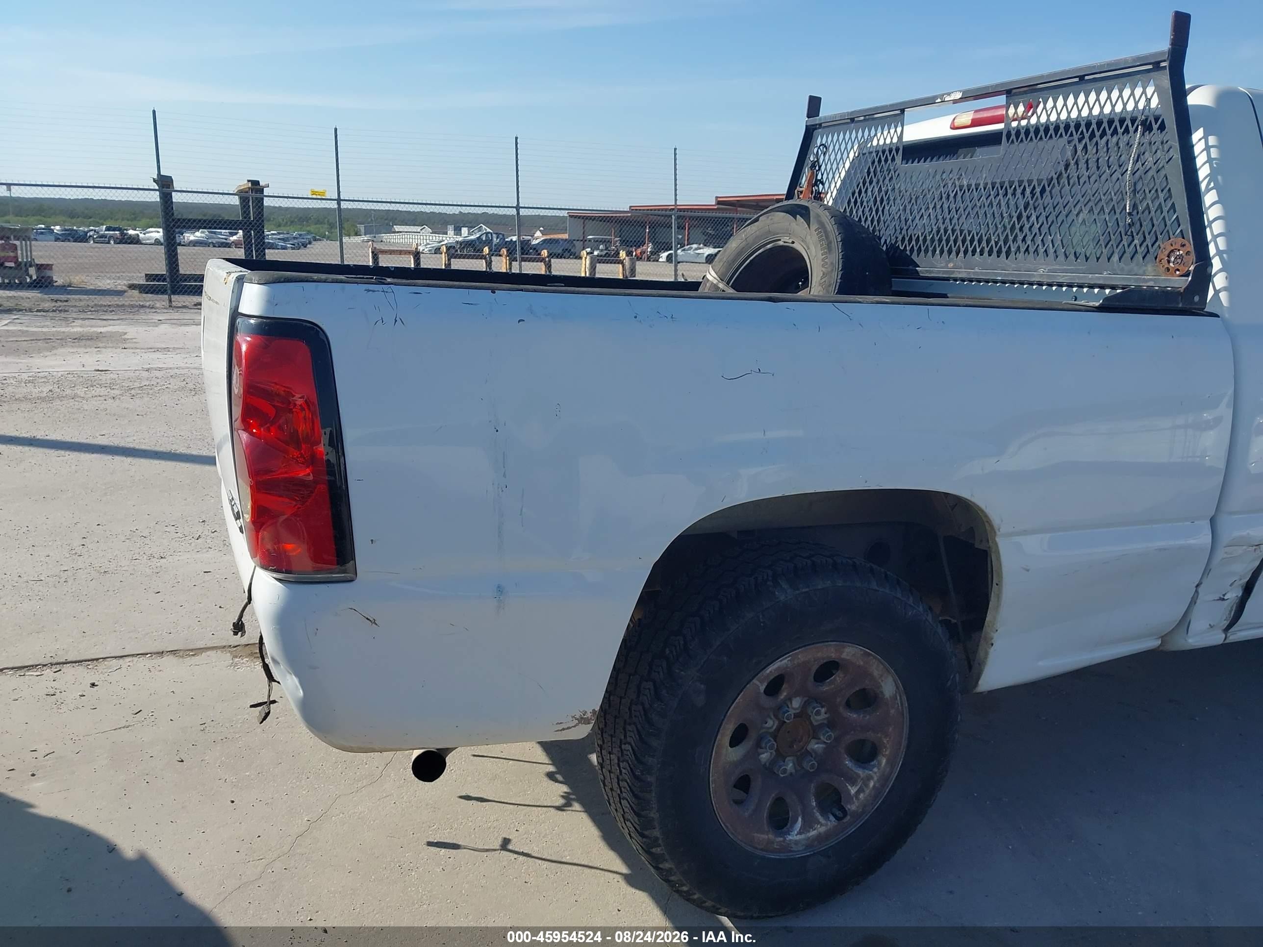 2006 Gmc Sierra 1500 Work Truck White vin: 1GTEC14X66Z162195