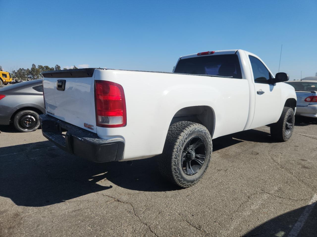 2008 Gmc Sierra C1500 White vin: 1GTEC14X68Z126834