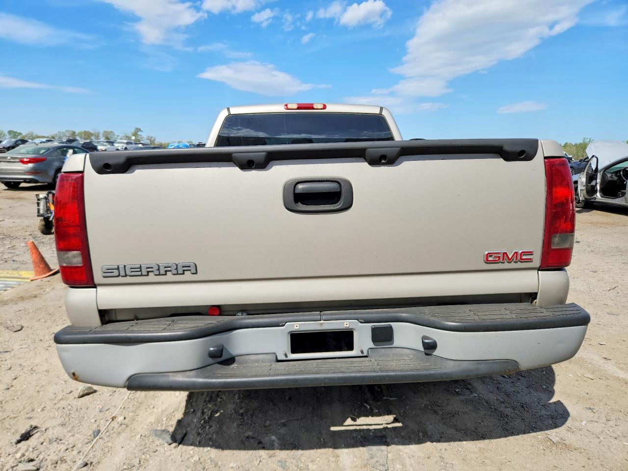 2006 Gmc New Sierra C1500 Silver vin: 1GTEC14X76Z126354