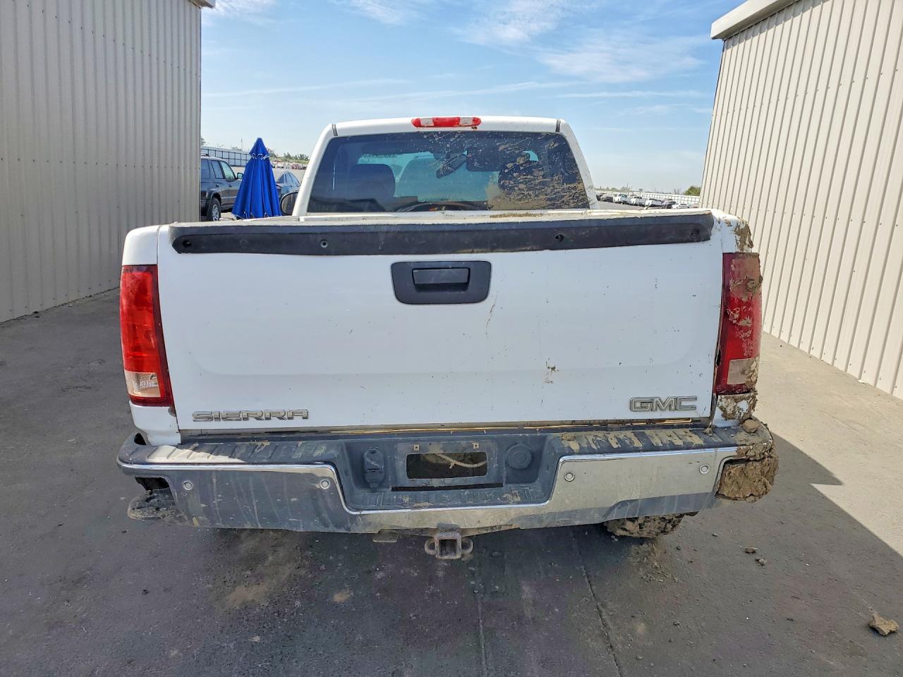 2009 Gmc Sierra C1500 White vin: 1GTEC14X79Z213658
