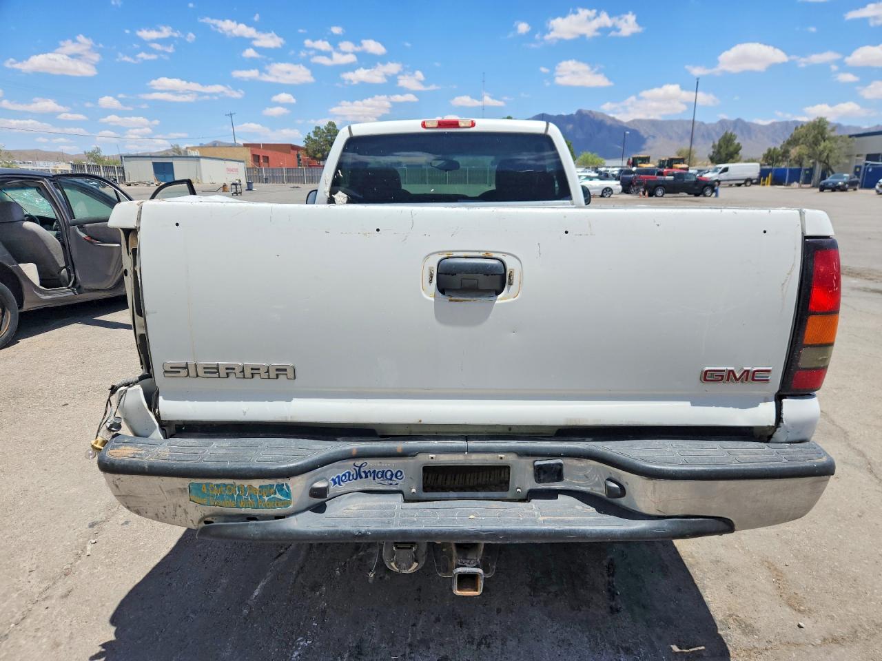 2006 Gmc New Sierra C1500 White vin: 1GTEC14ZX6E262163