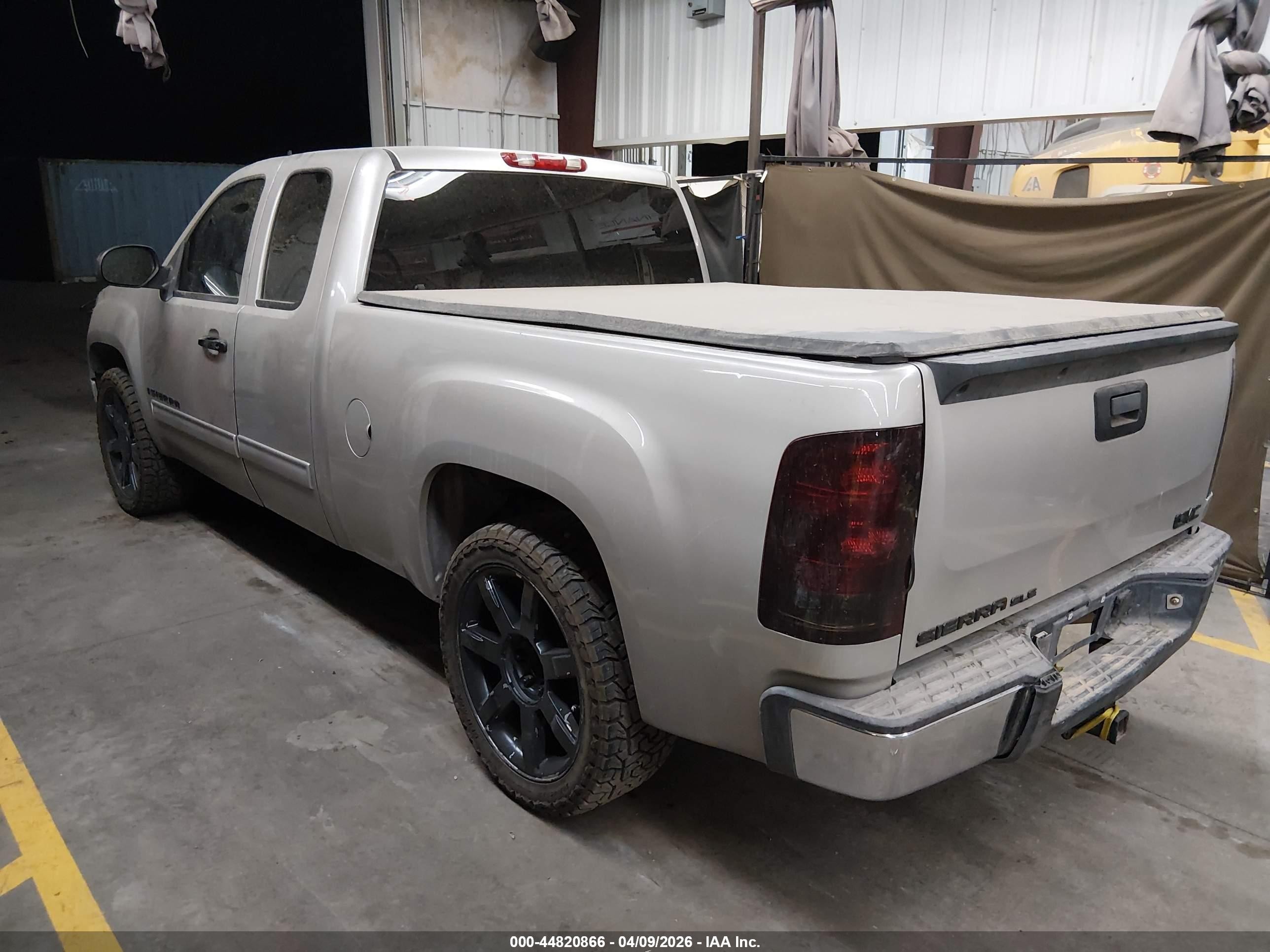 2007 Gmc Sierra 1500 Sle1 Silver vin: 1GTEC19J07Z640049