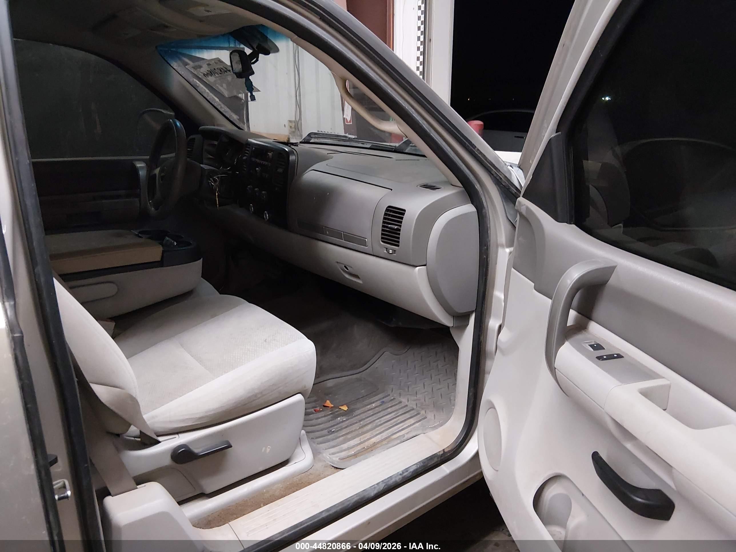 2007 Gmc Sierra 1500 Sle1 Silver vin: 1GTEC19J07Z640049