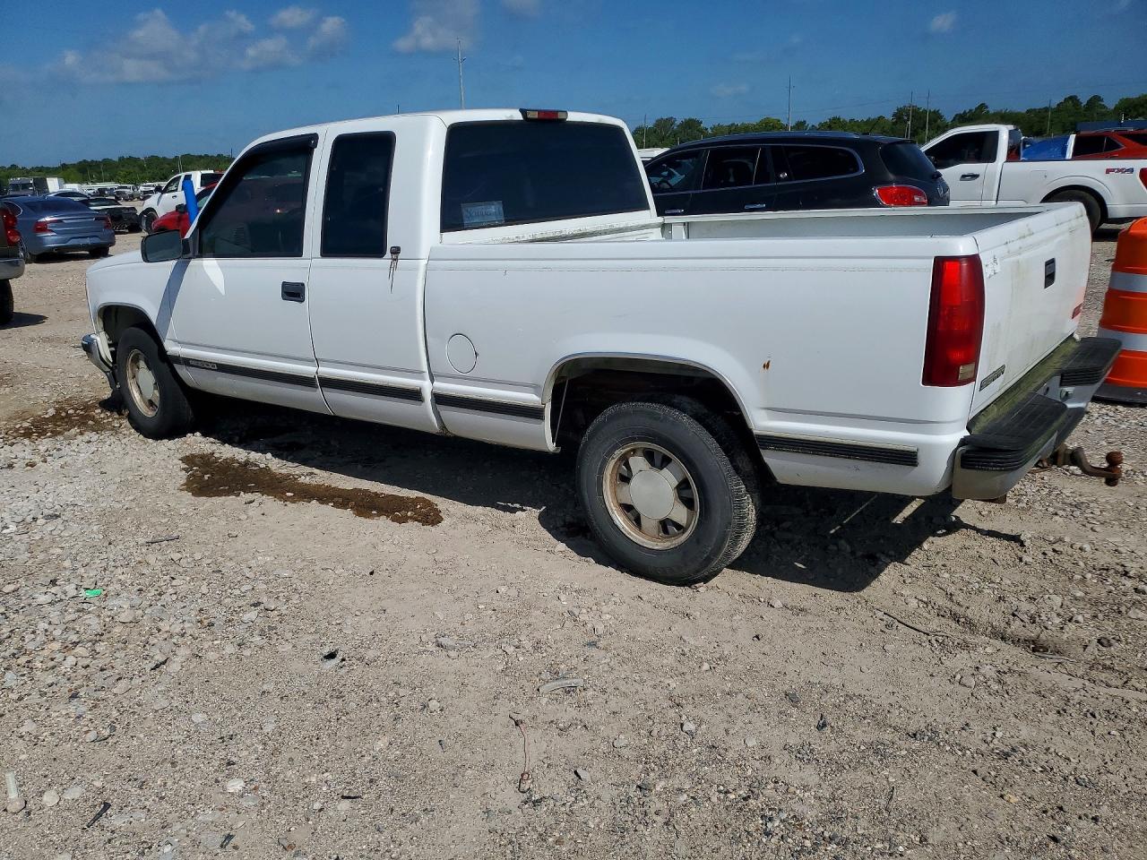 1998 Gmc Sierra C1500 White vin: 1GTEC19M9WE547658