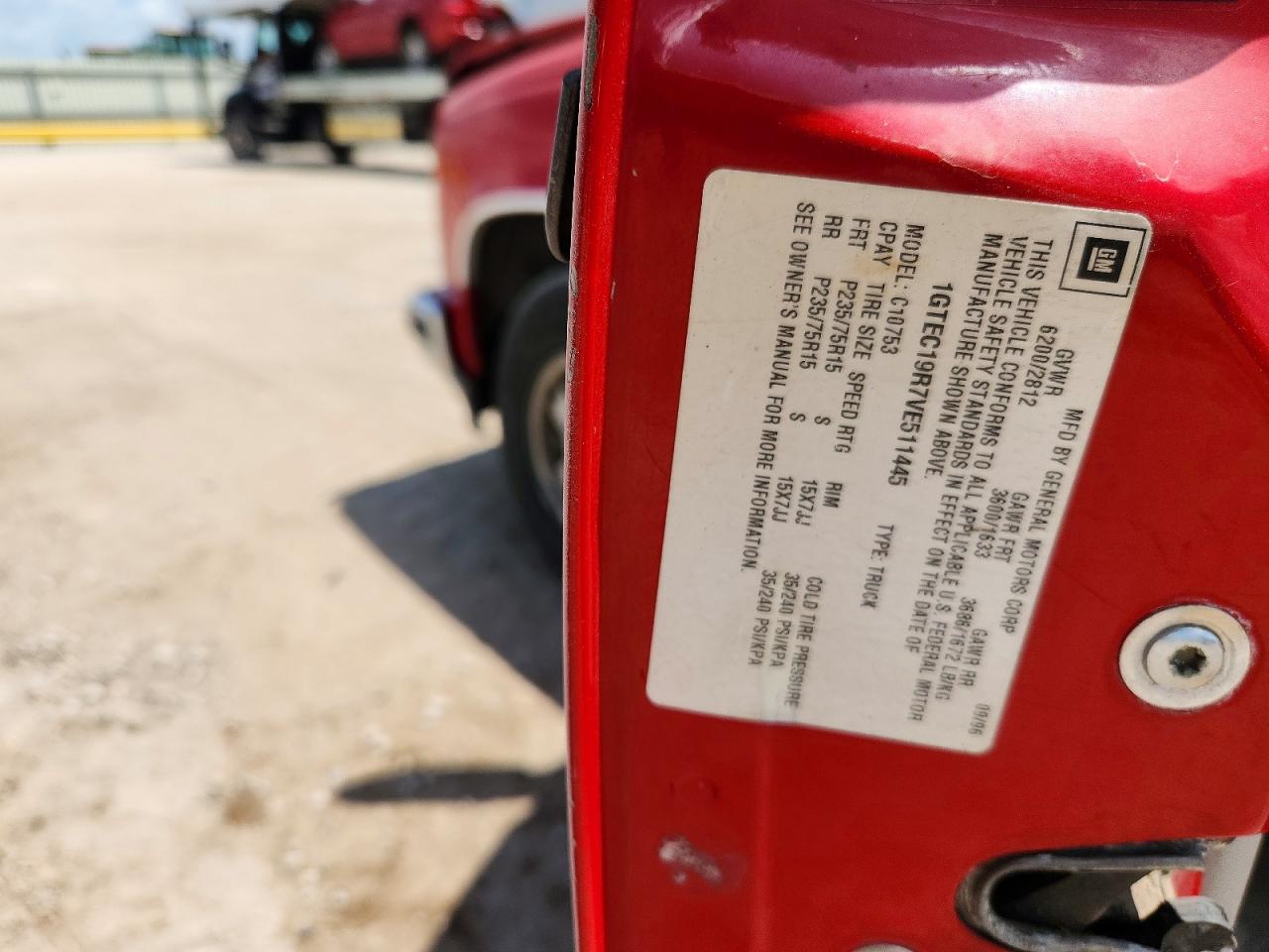 1997 Gmc Sierra C1500 Red vin: 1GTEC19R7VE511445