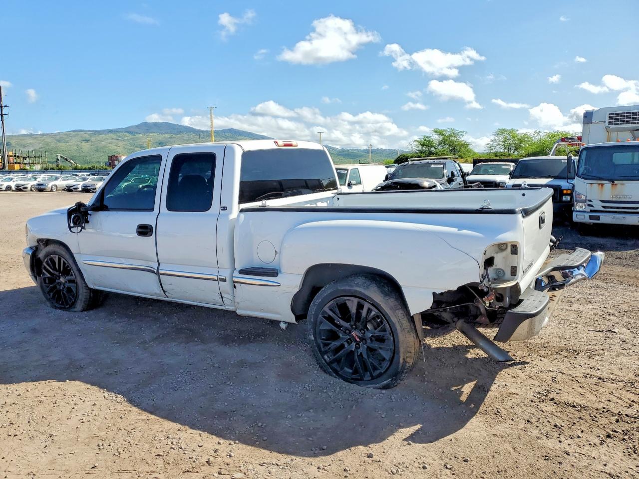2002 Gmc New Sierra C1500 White vin: 1GTEC19T12Z345360