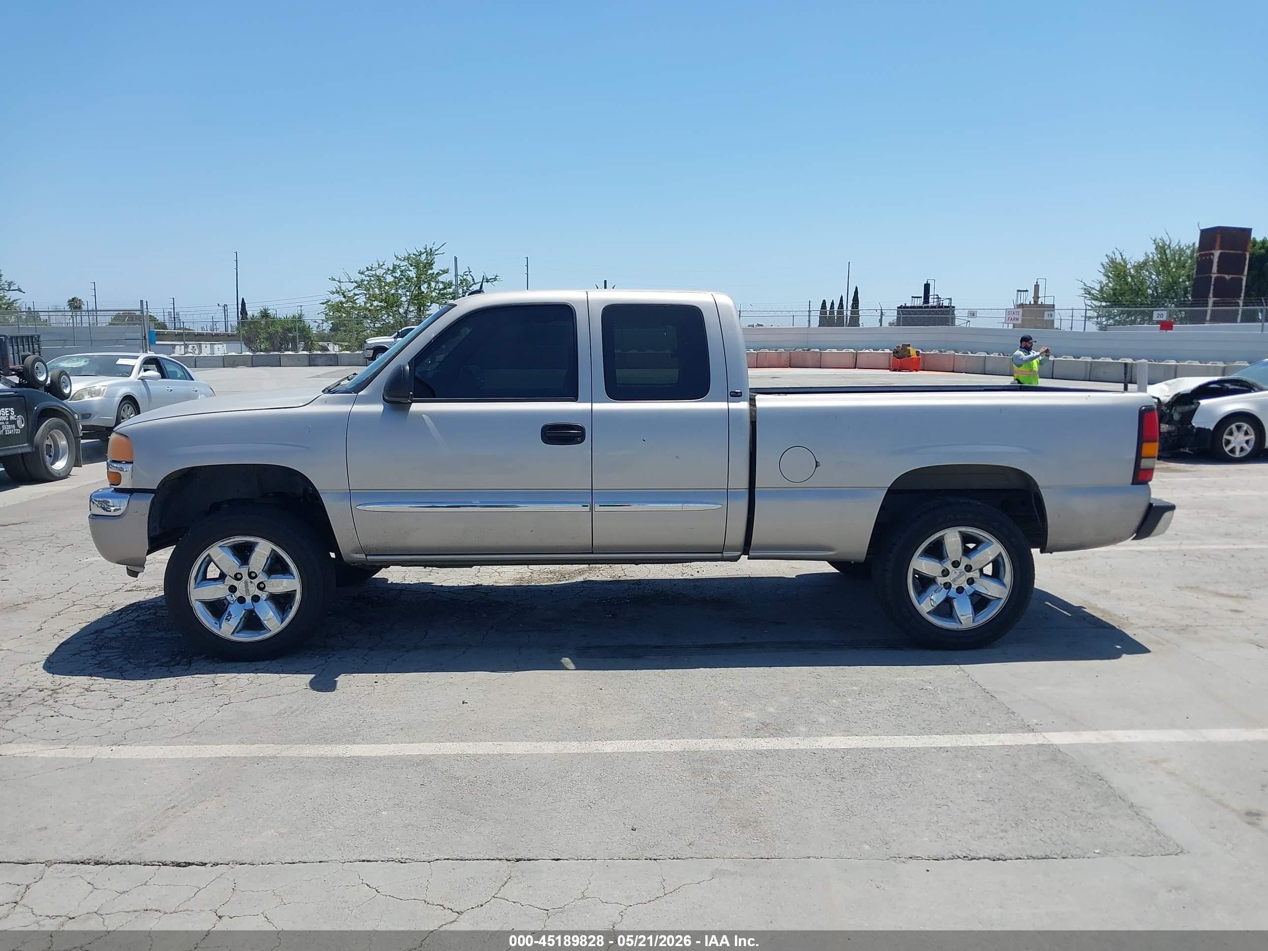 2005 Gmc Sierra 1500 Sle Beige vin: 1GTEC19T15Z182407