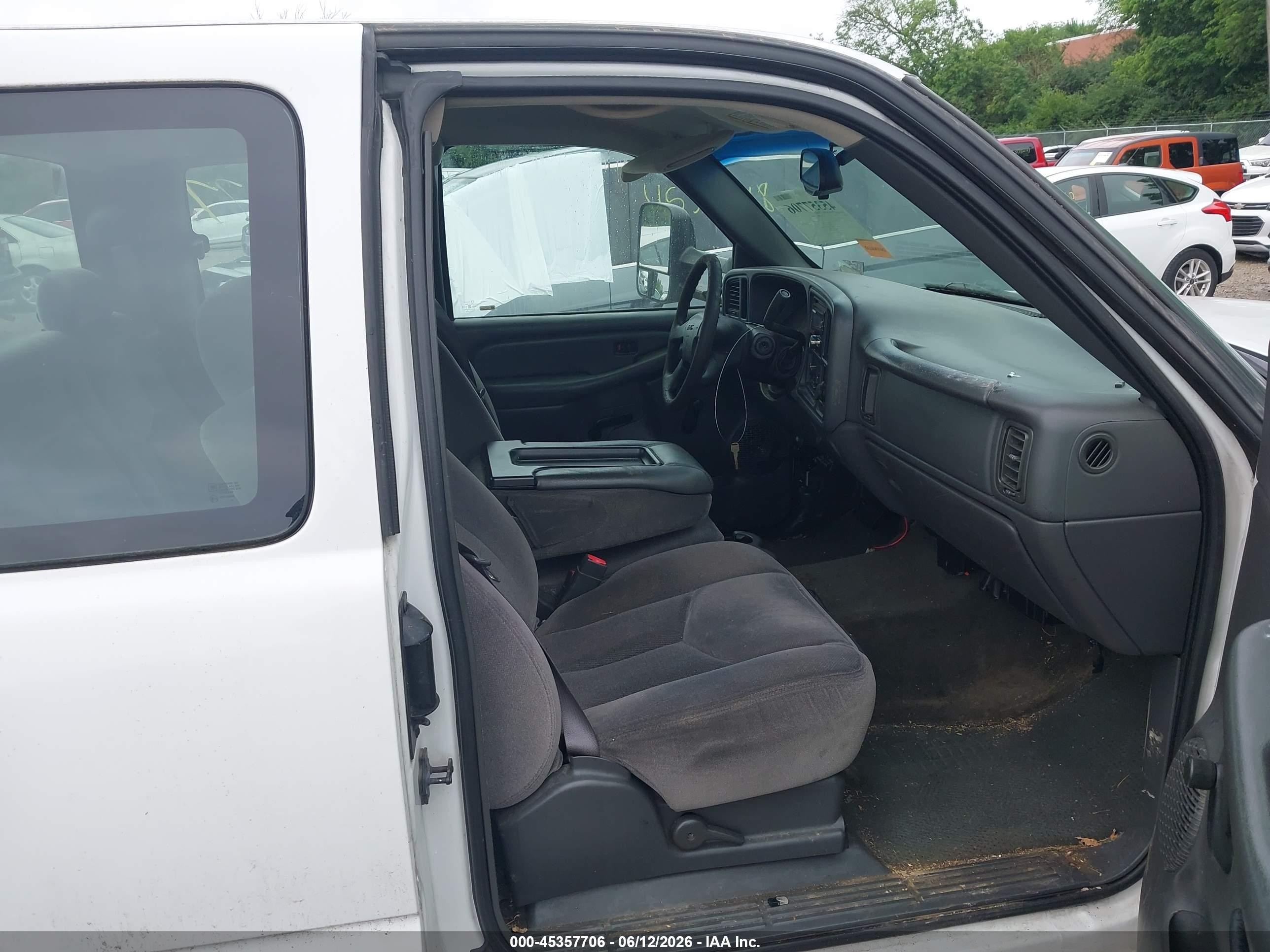 2003 Gmc Sierra 1500 White vin: 1GTEC19T73E253761