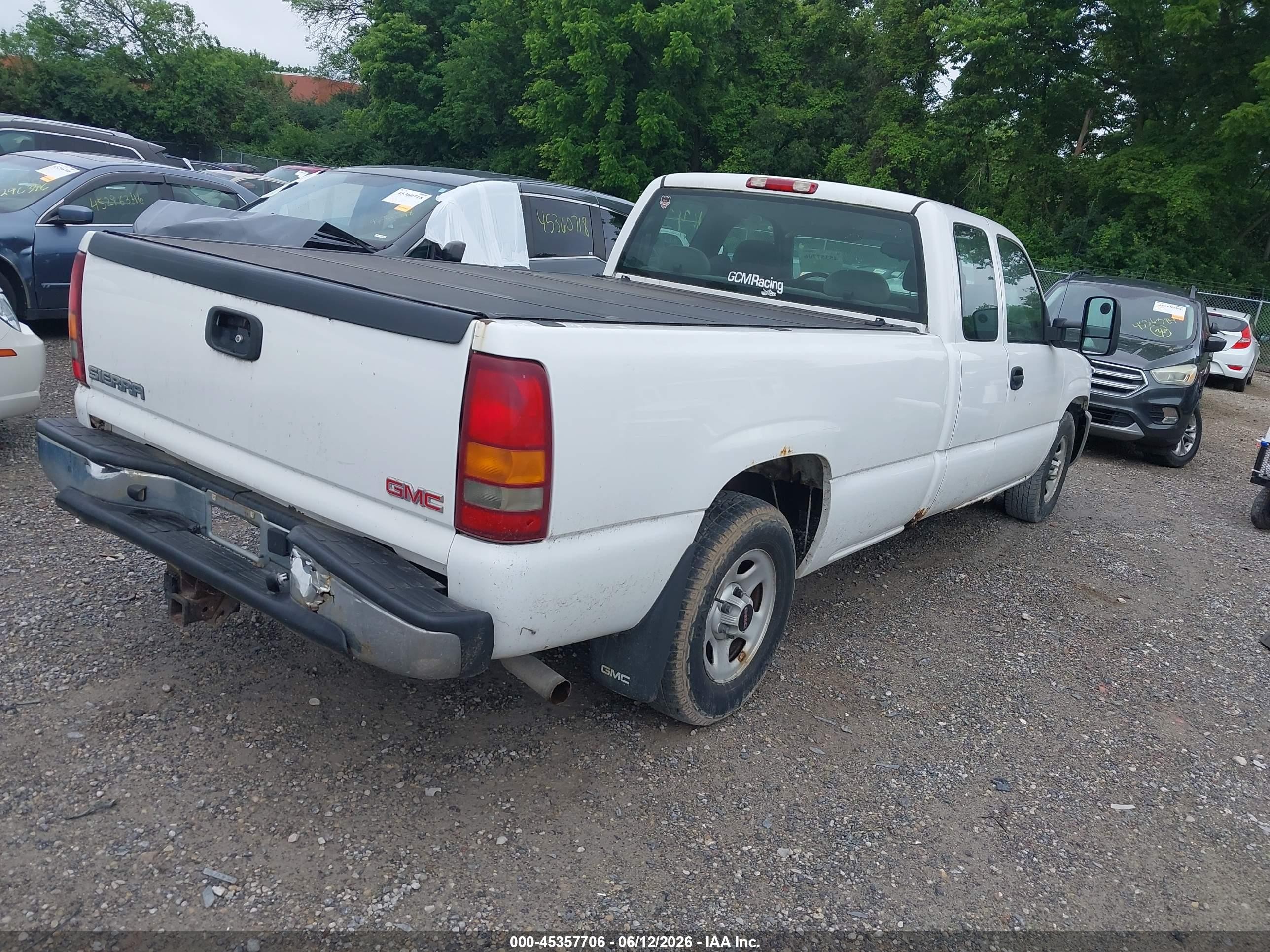2003 Gmc Sierra 1500 White vin: 1GTEC19T73E253761