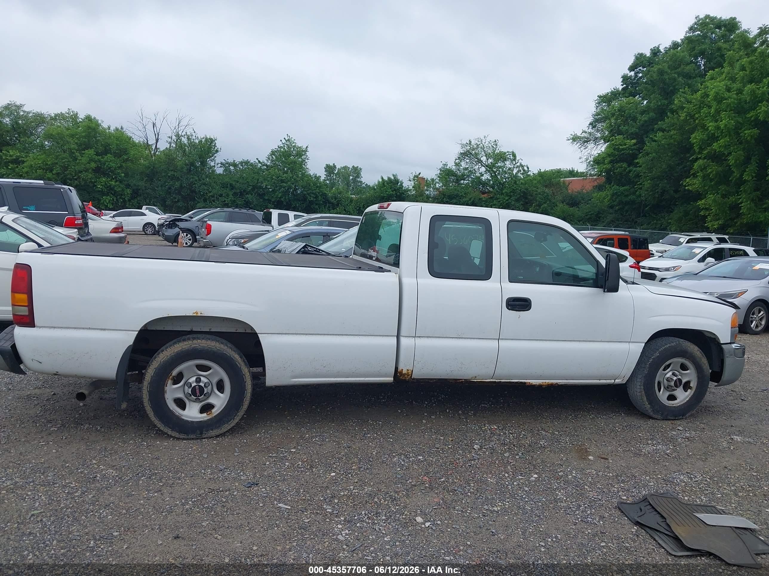 2003 Gmc Sierra 1500 White vin: 1GTEC19T73E253761