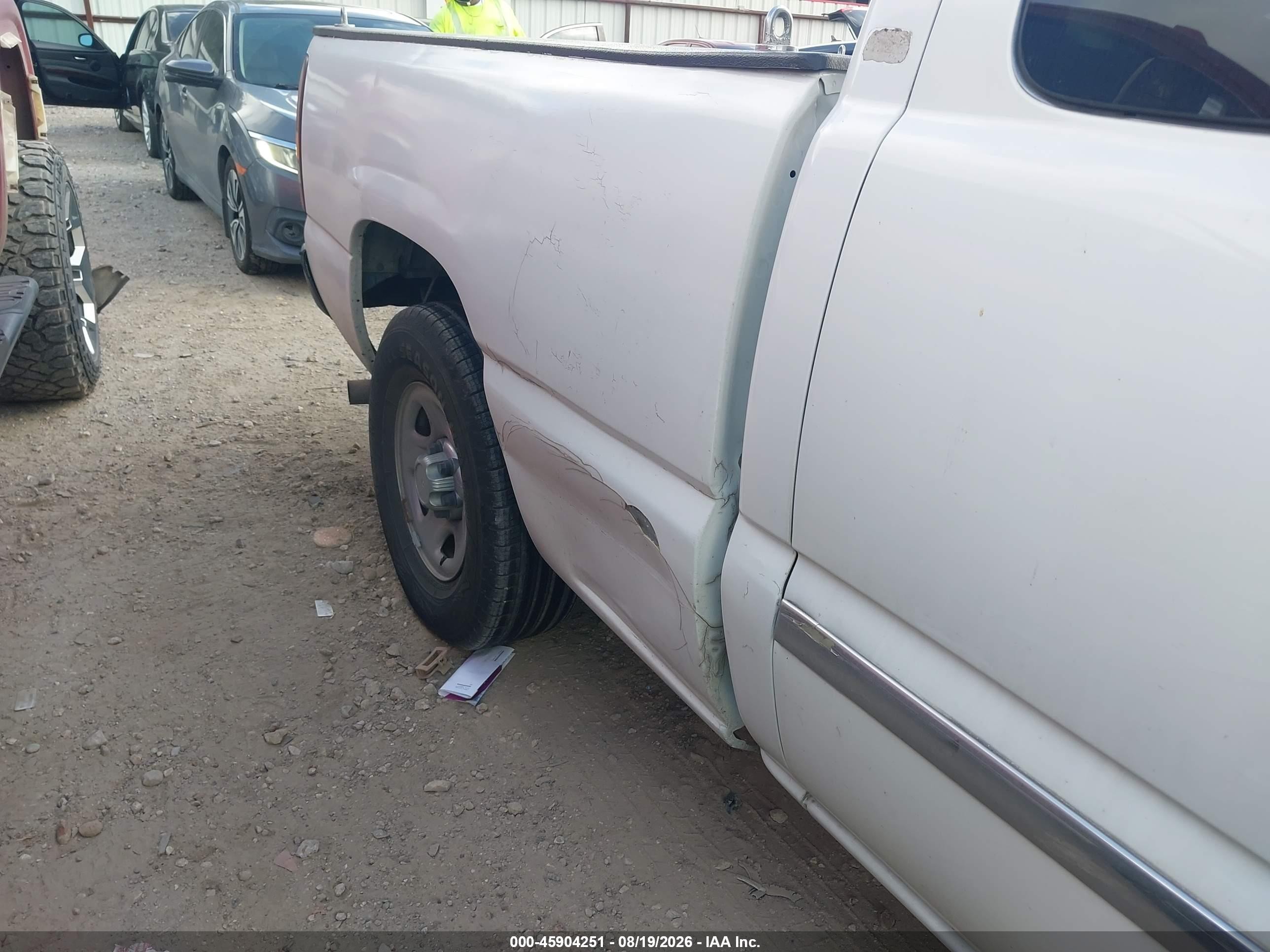 2000 Gmc Sierra 1500 Sle White vin: 1GTEC19T7YZ175823
