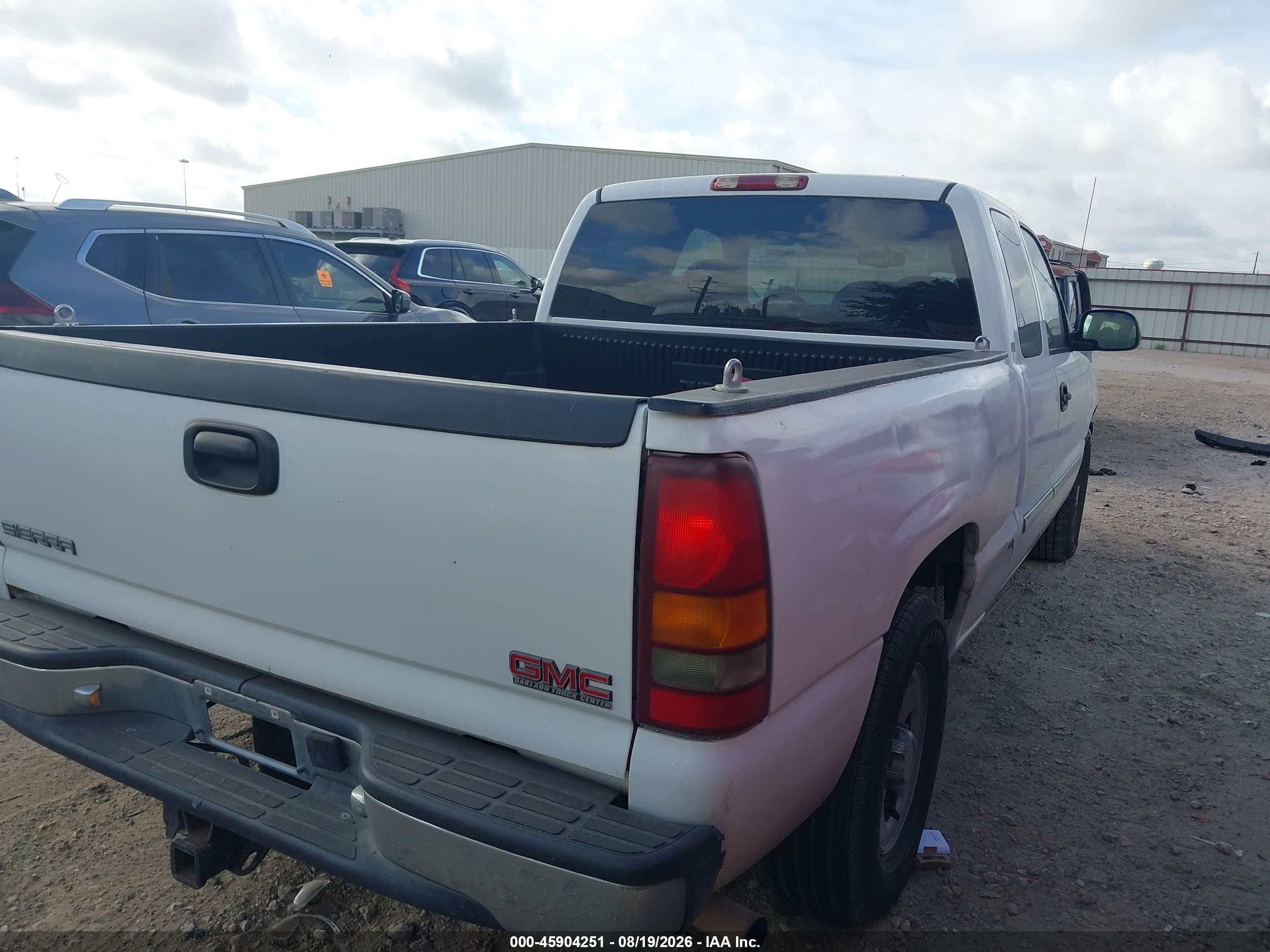 2000 Gmc Sierra 1500 Sle White vin: 1GTEC19T7YZ175823