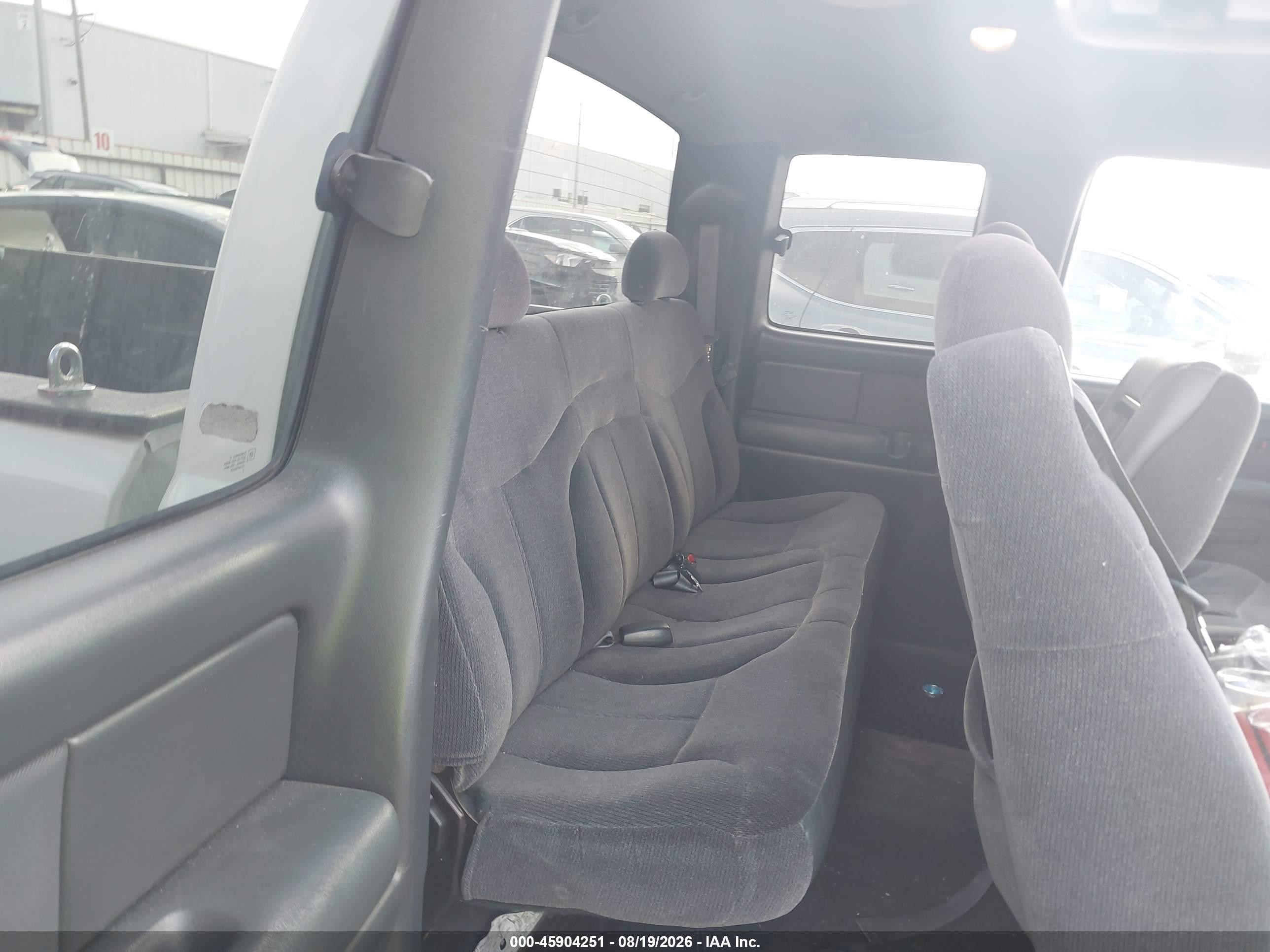 2000 Gmc Sierra 1500 Sle White vin: 1GTEC19T7YZ175823