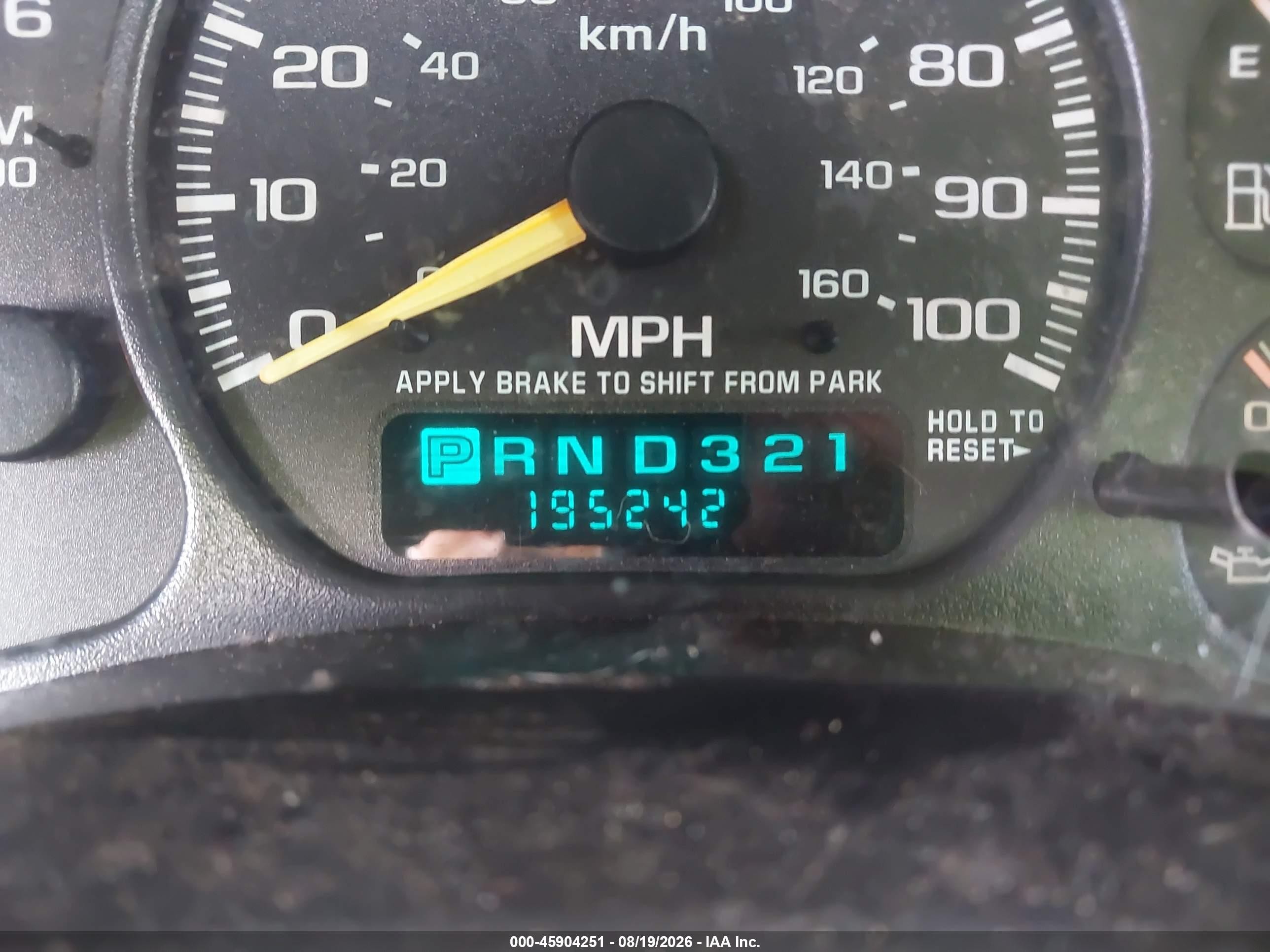 2000 Gmc Sierra 1500 Sle White vin: 1GTEC19T7YZ175823
