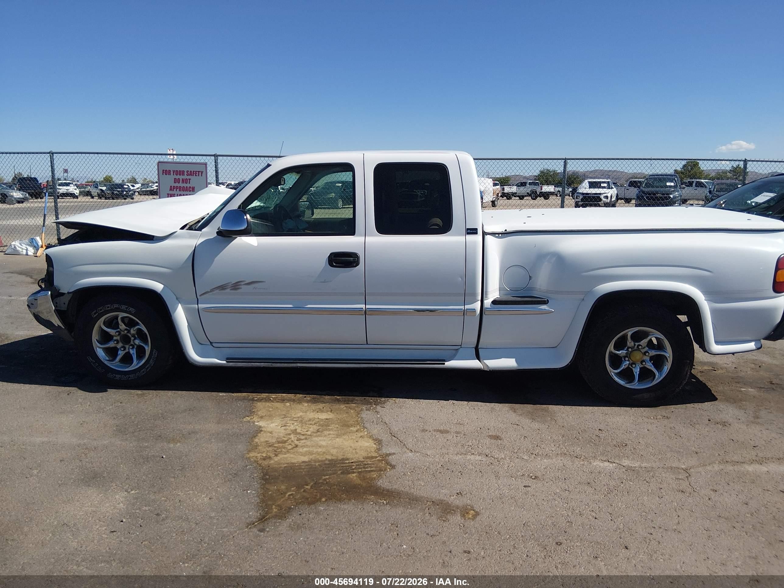 2002 Gmc Sierra 1500 Sle White vin: 1GTEC19TX2Z220843