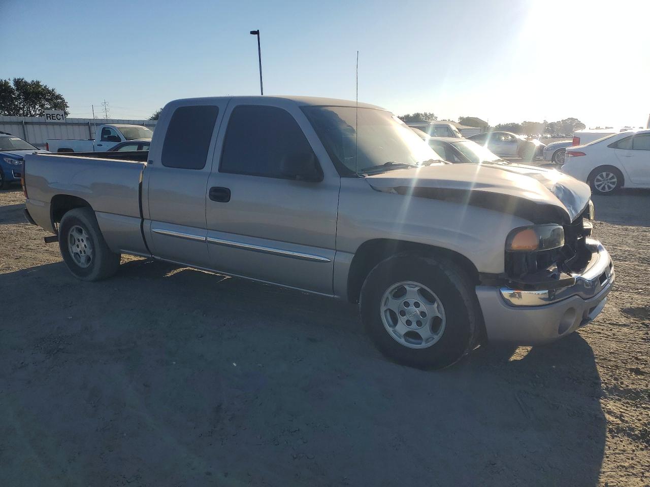 2004 Gmc New Sierra C1500 Серебряный vin: 1GTEC19V04Z335939