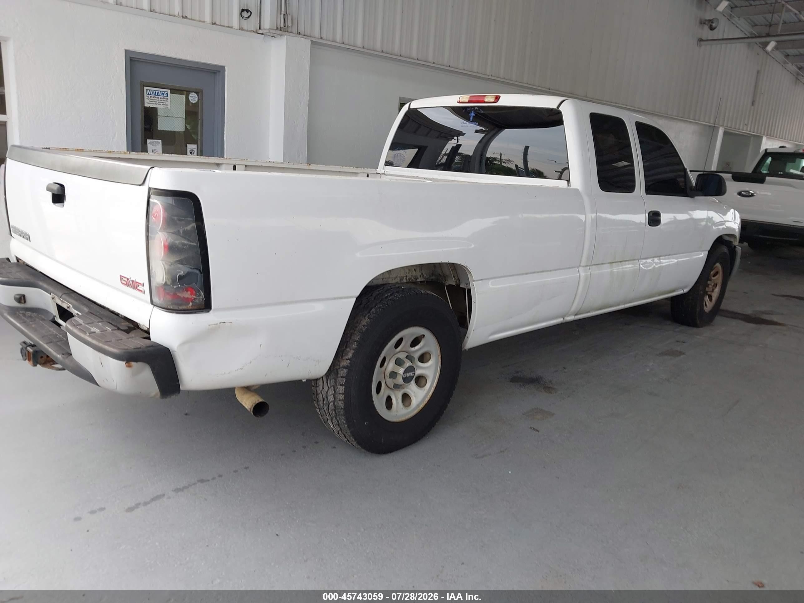 2005 Gmc Sierra 1500 Work Truck White vin: 1GTEC19V25E330458
