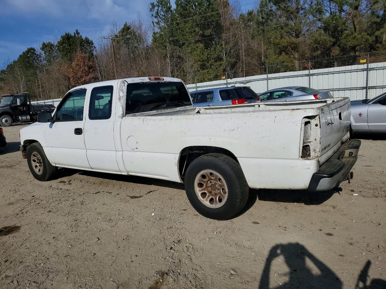 2005 Gmc New Sierra C1500 White vin: 1GTEC19V45E277584