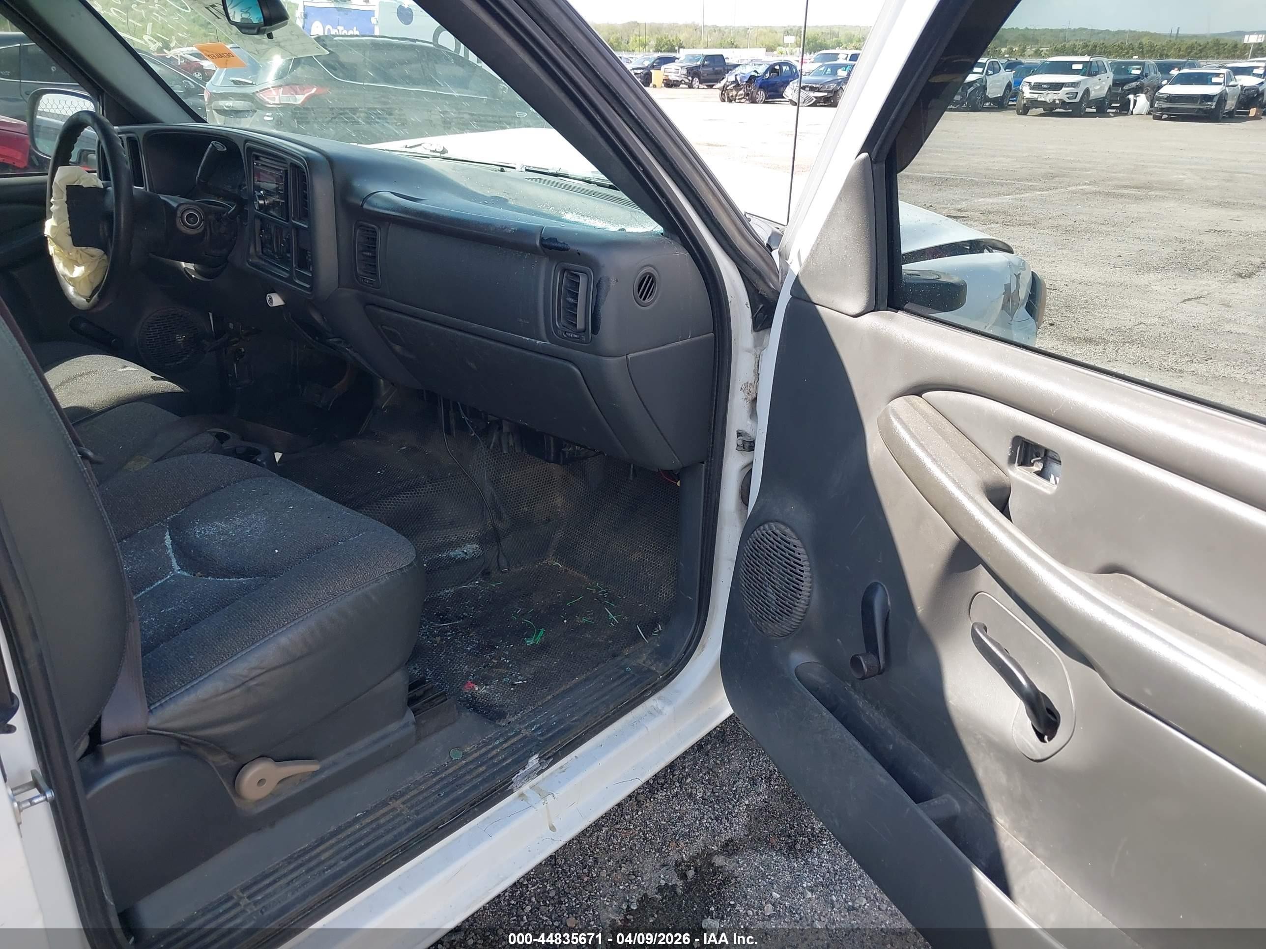 2004 Gmc Sierra 1500 Work Truck White vin: 1GTEC19V74E253018