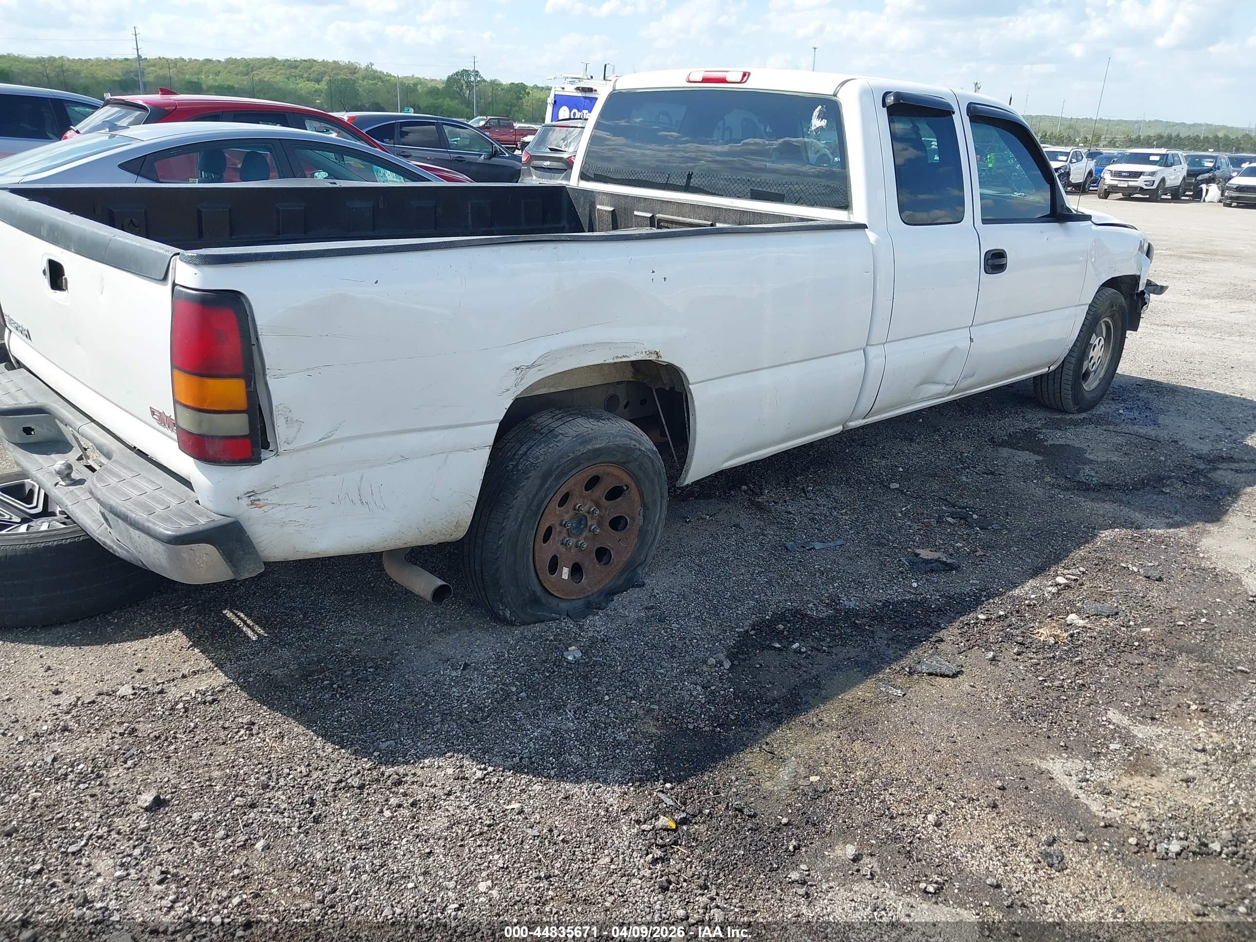 2004 Gmc Sierra 1500 Work Truck White vin: 1GTEC19V74E253018