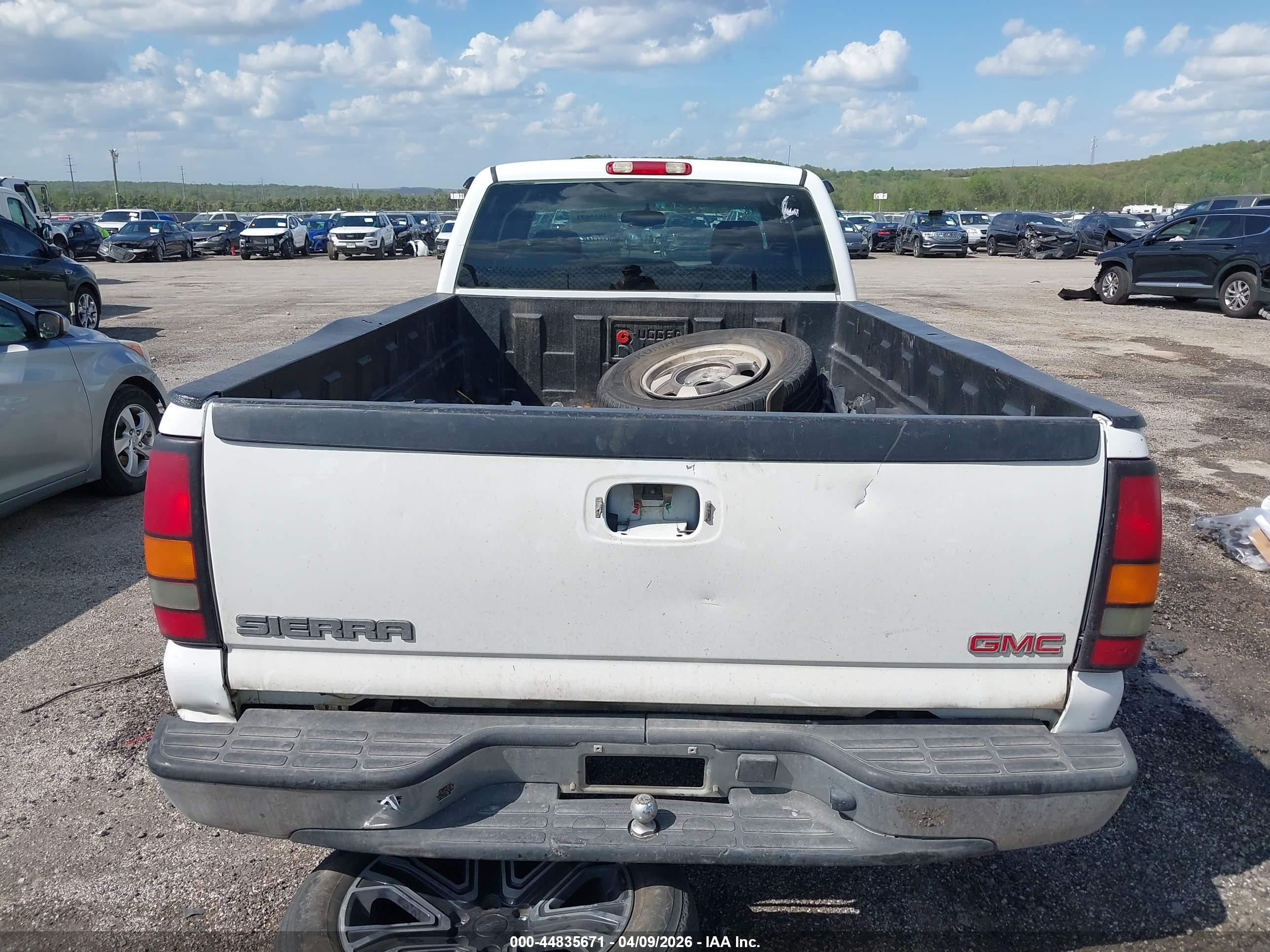 2004 Gmc Sierra 1500 Work Truck White vin: 1GTEC19V74E253018