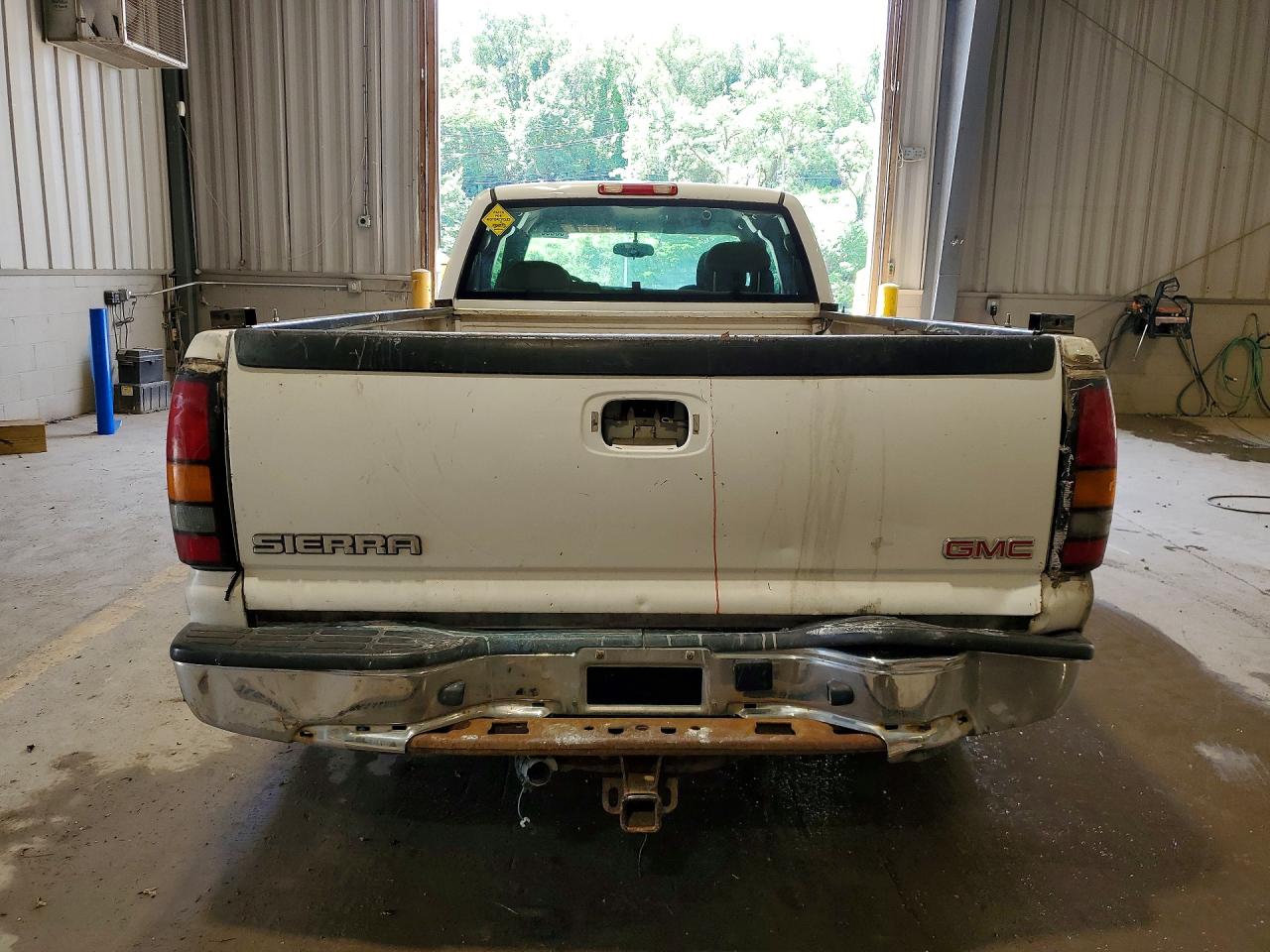 2007 Gmc New Sierra C1500 Classic White vin: 1GTEC19V97E116456