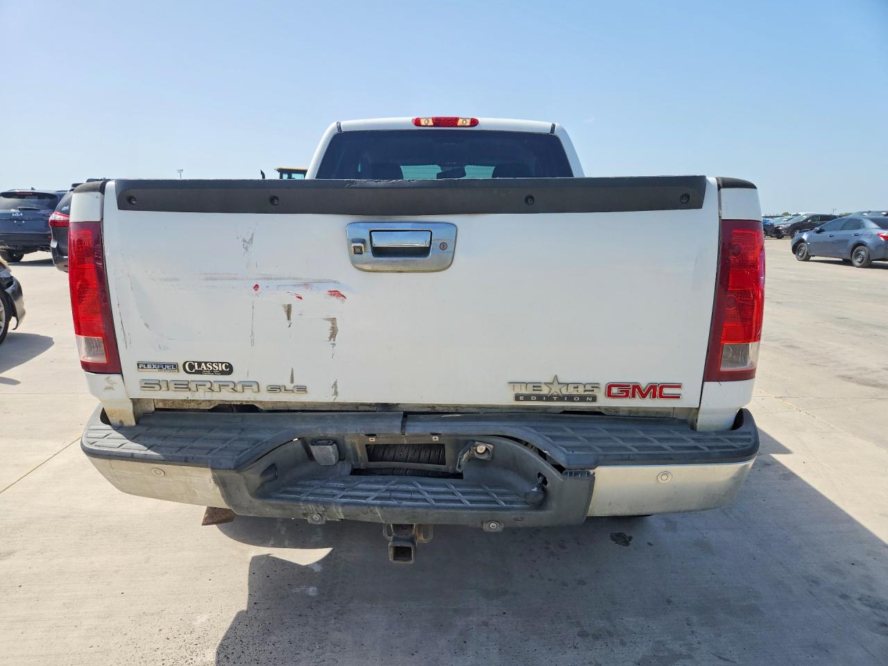 2009 Gmc Sierra C1500 Sle White vin: 1GTEC29019Z185857