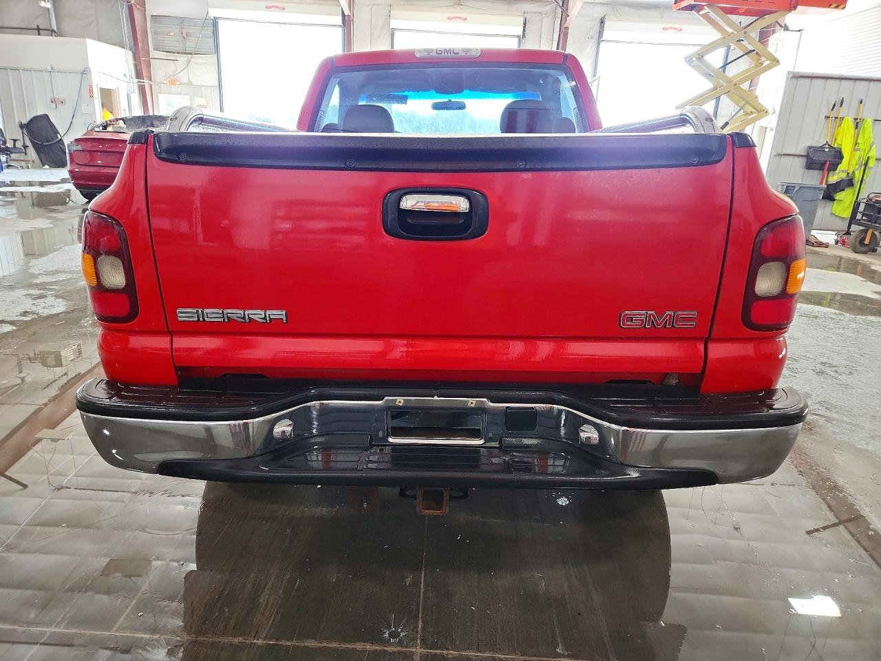 2000 Gmc New Sierra K1500 Красный vin: 1GTEK14T3YZ123017