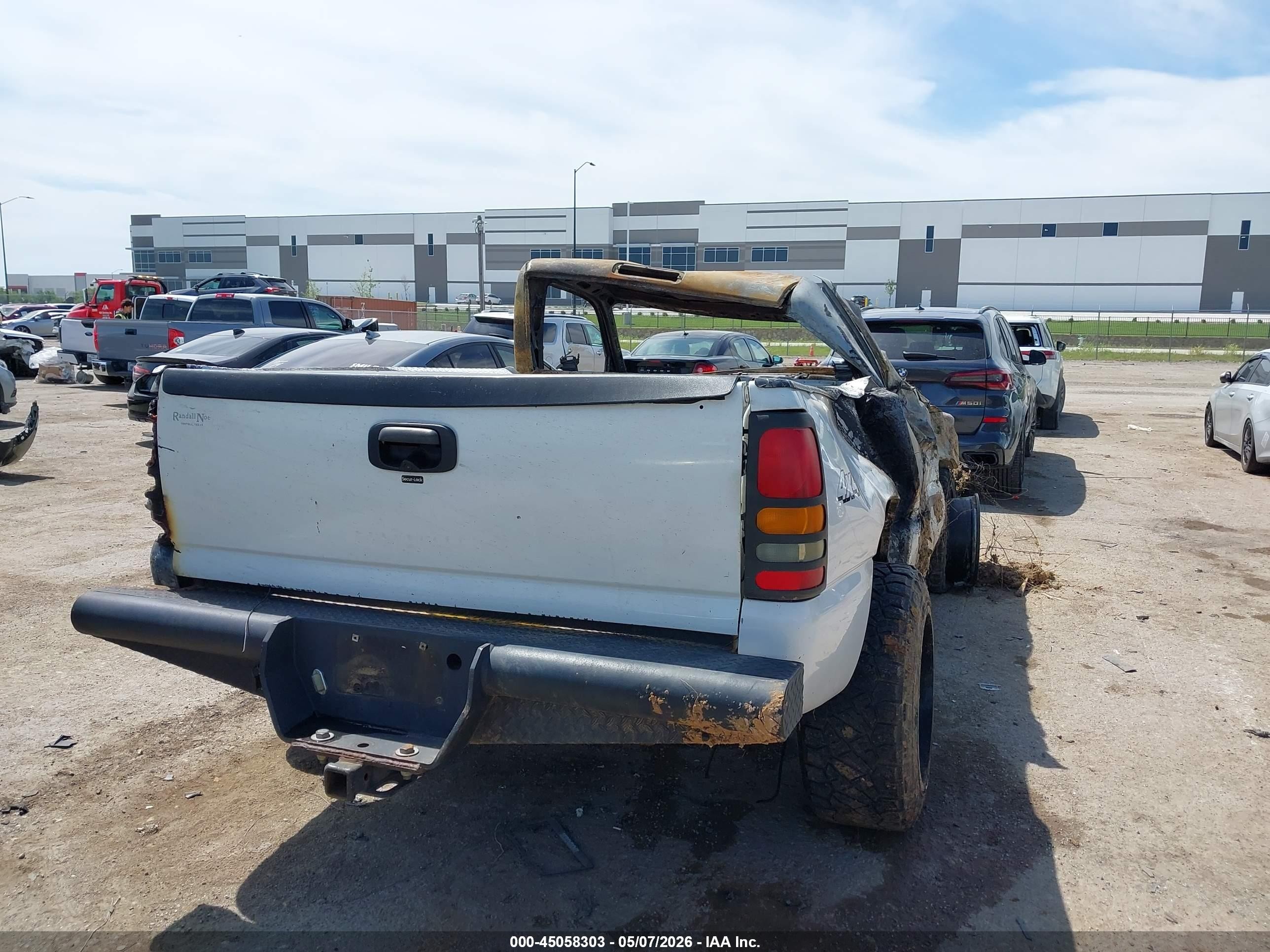 2003 Gmc Sierra 1500   White vin: 1GTEK14X03Z230277