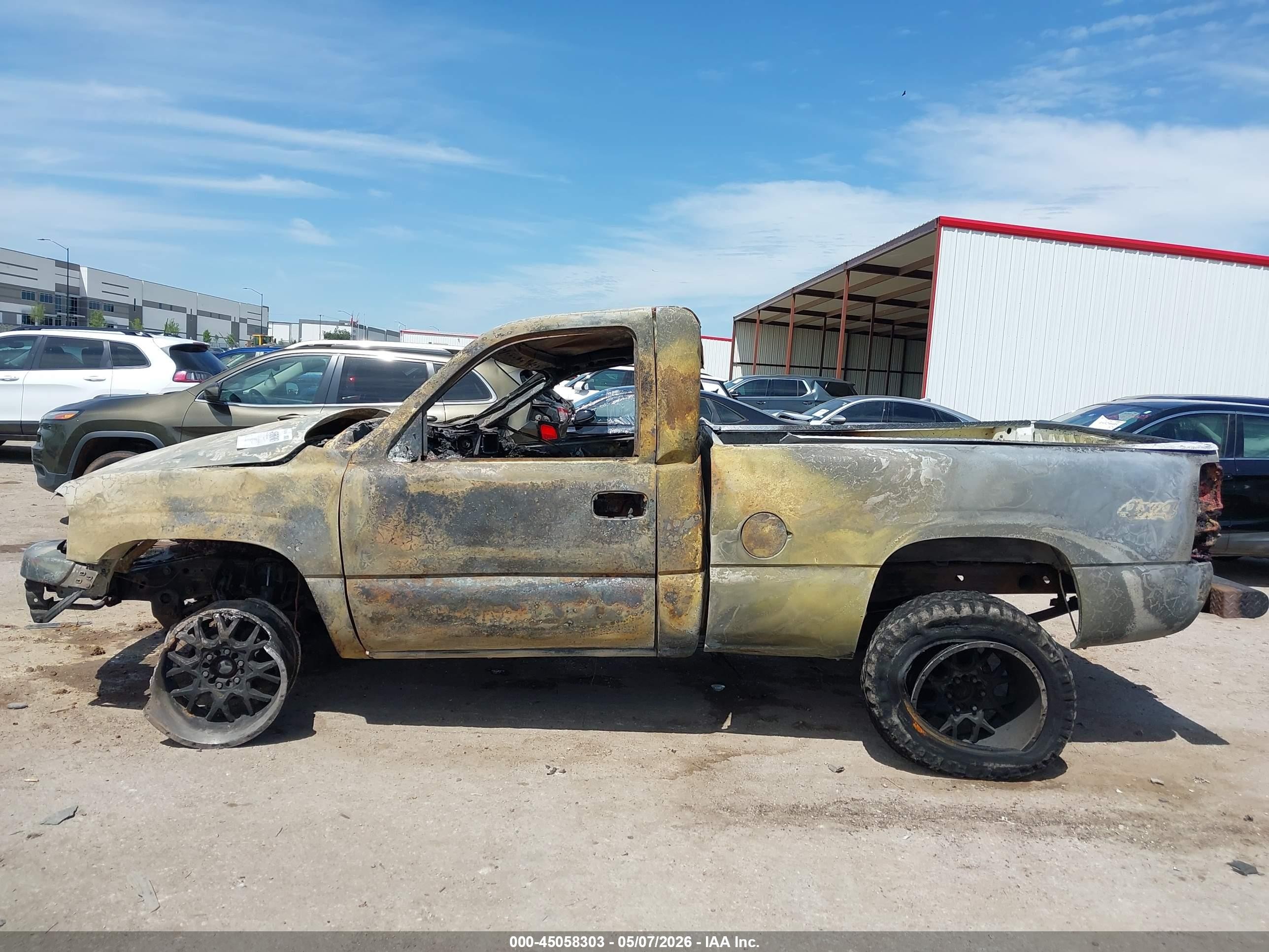 2003 Gmc Sierra 1500   White vin: 1GTEK14X03Z230277
