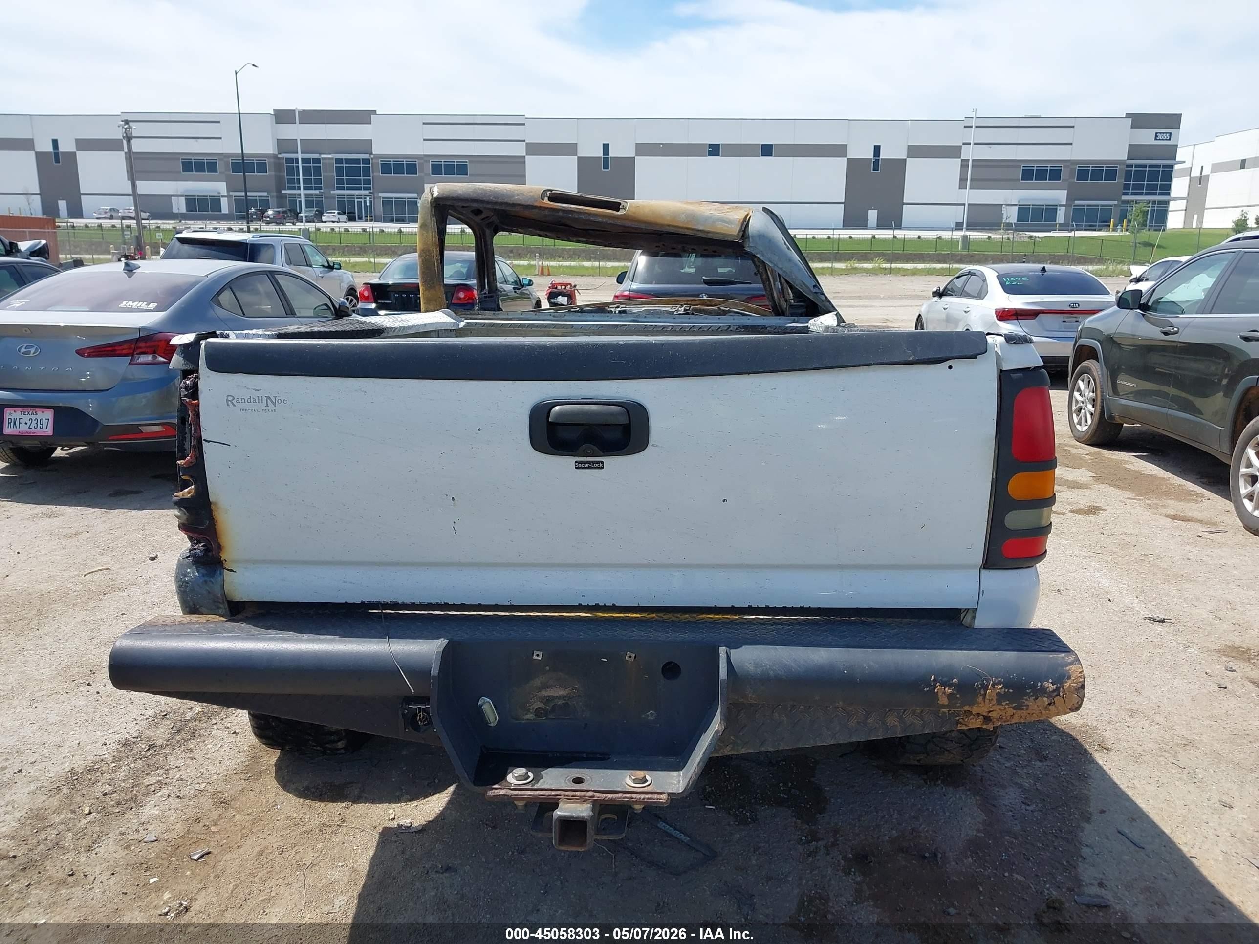 2003 Gmc Sierra 1500   White vin: 1GTEK14X03Z230277