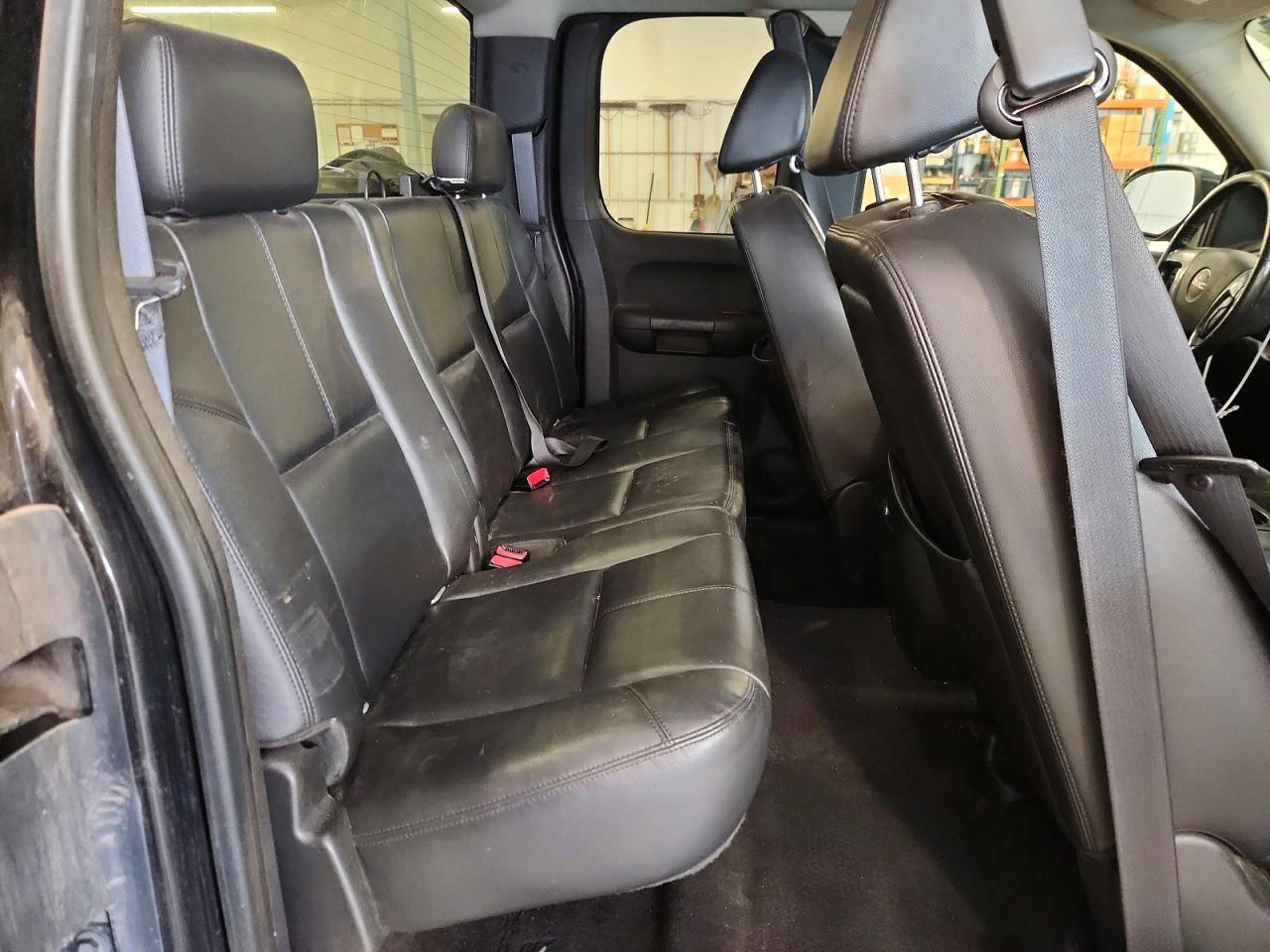 2008 Gmc Sierra K1500 Black vin: 1GTEK19068Z210876