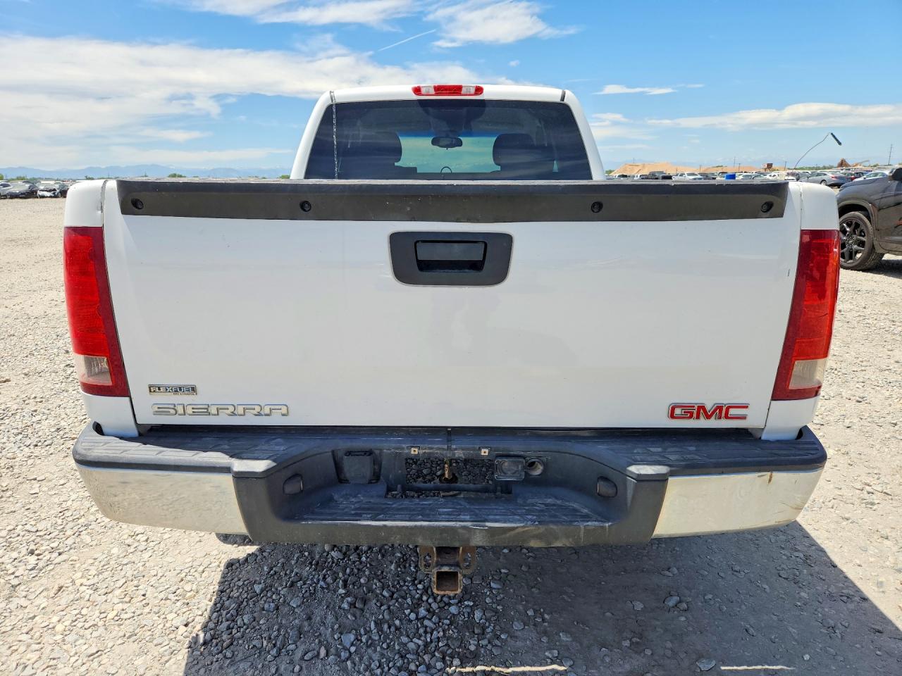 2009 Gmc Sierra K1500 White vin: 1GTEK19079Z170079