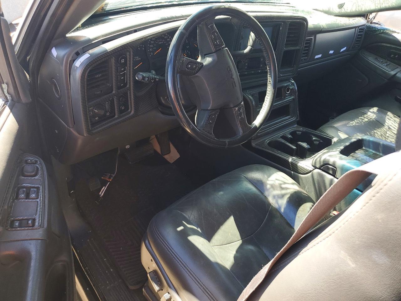 2005 Gmc New Sierra K1500 Black vin: 1GTEK19B05E216337