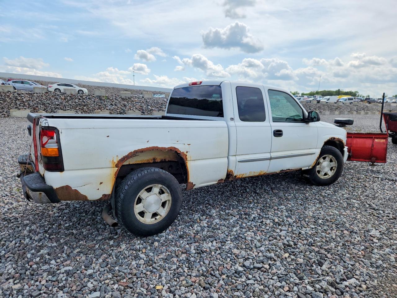 2005 Gmc New Sierra K1500 White vin: 1GTEK19B65E143426