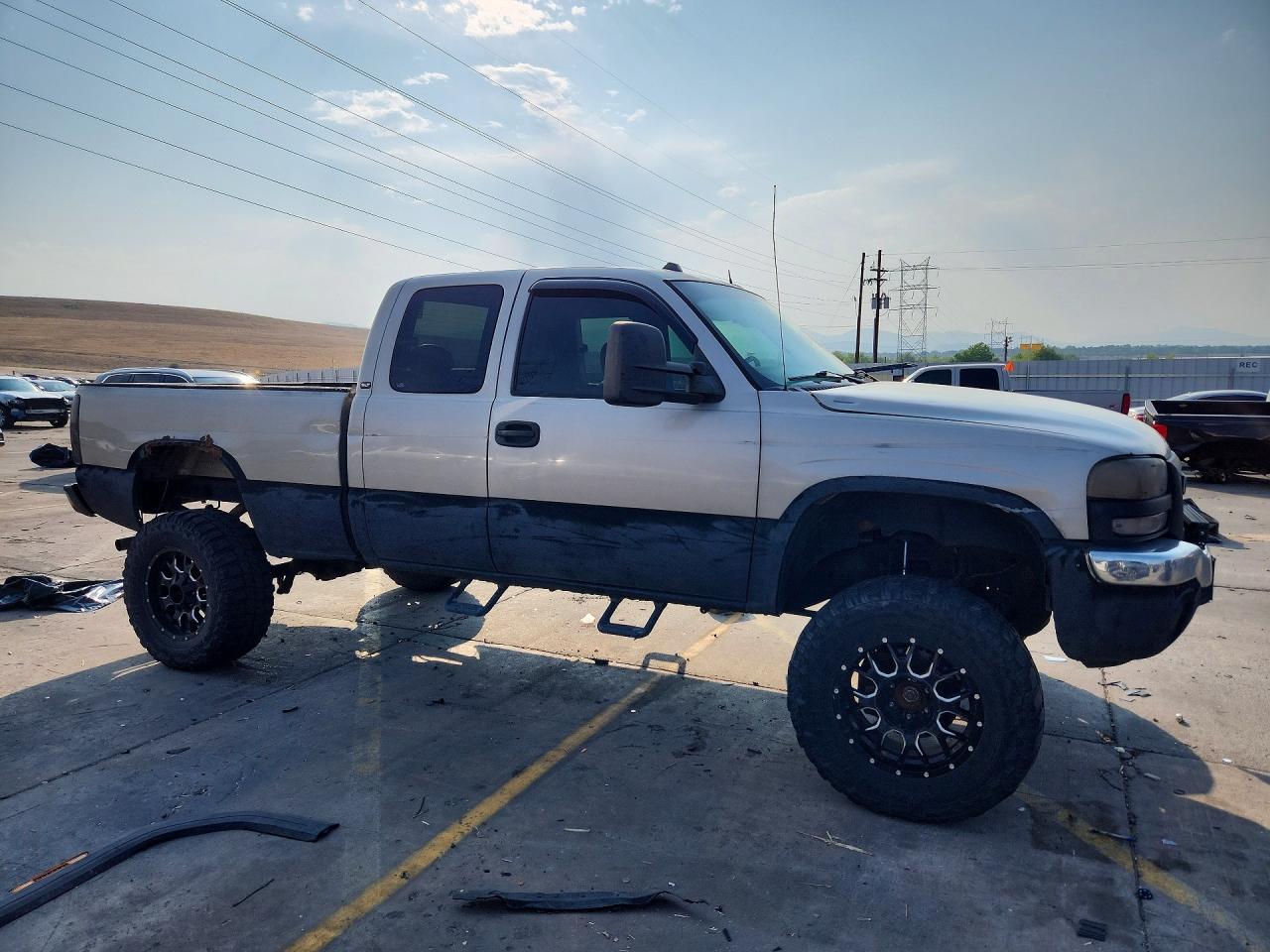 2005 Gmc New Sierra K1500 Silver vin: 1GTEK19B75E340332