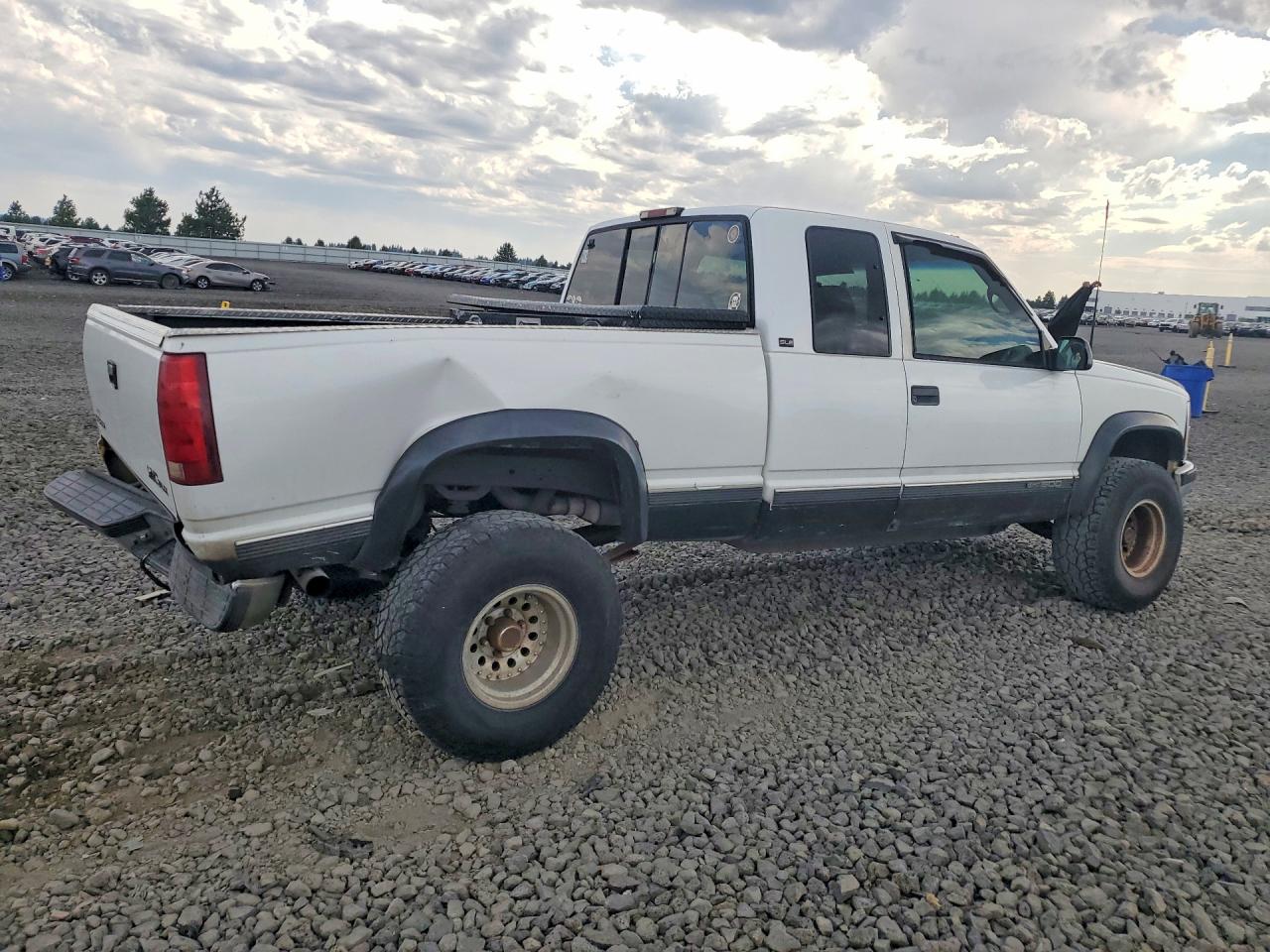 1995 Gmc Sierra K1500 White vin: 1GTEK19K3SE547604